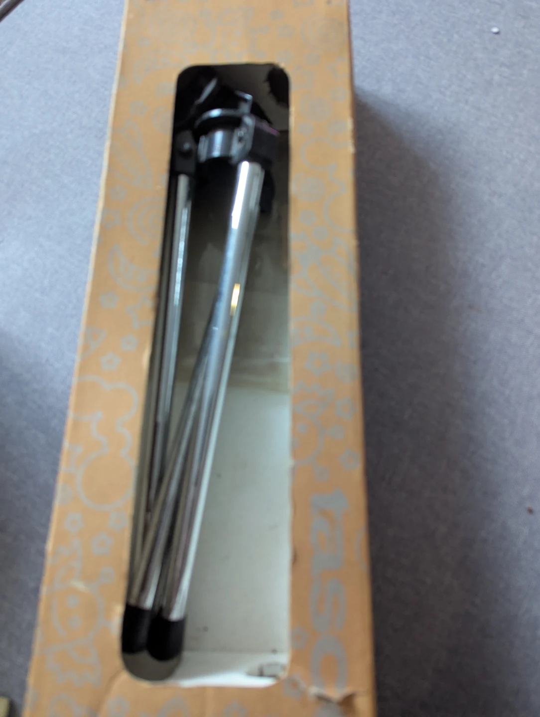 Tasco 30 Power Beginner Telescope With Table Top Tripod 30 MM - photo 2