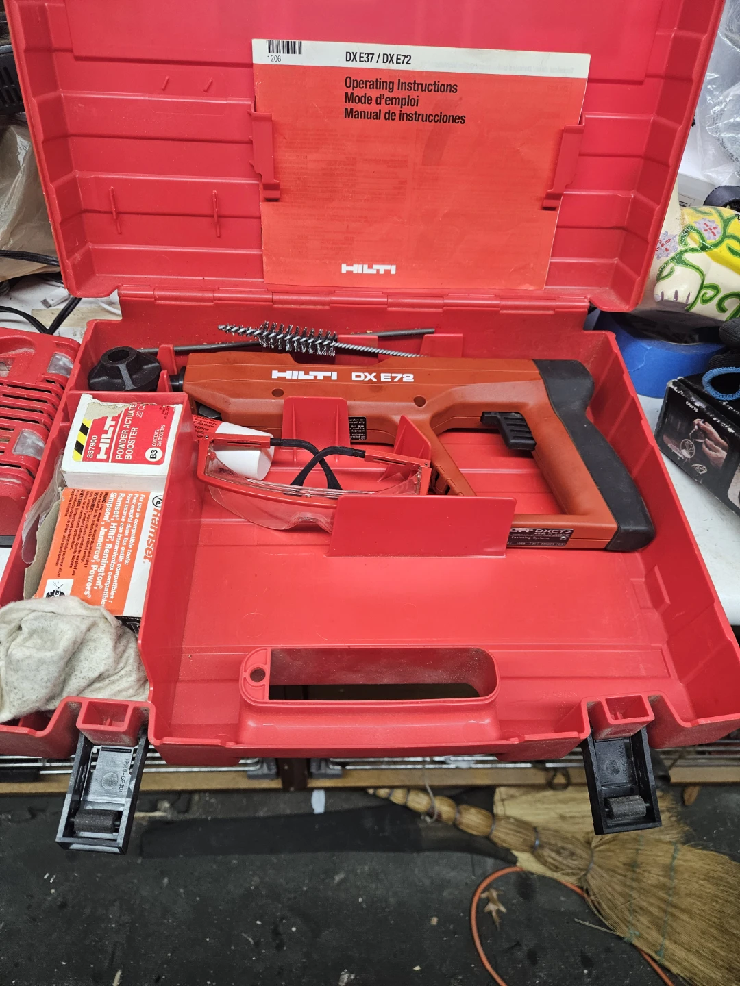 Hilti DX E72 Powder Actuated Tool with Case