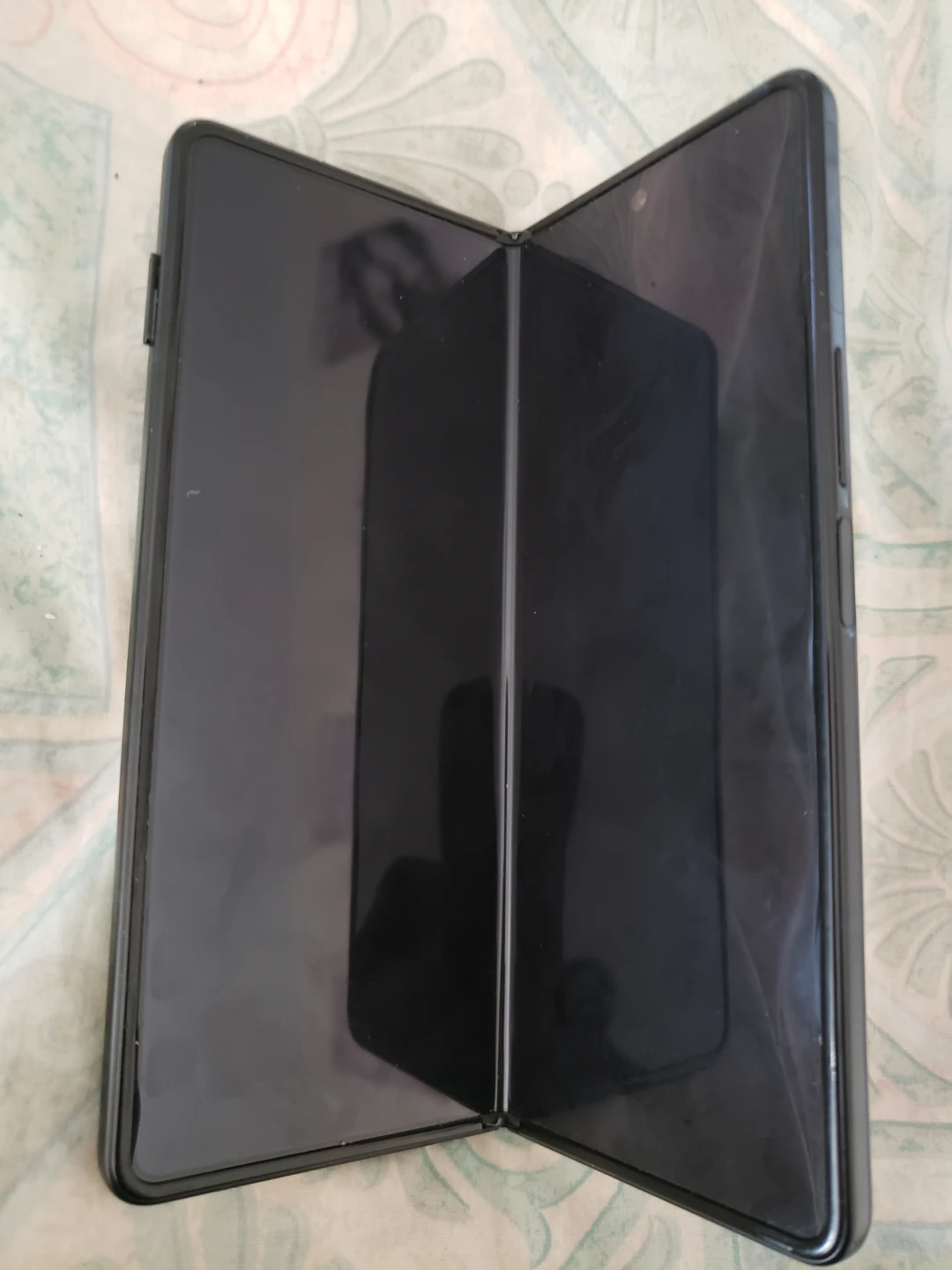 Samsung Galaxy Z Fold 3 - photo 2