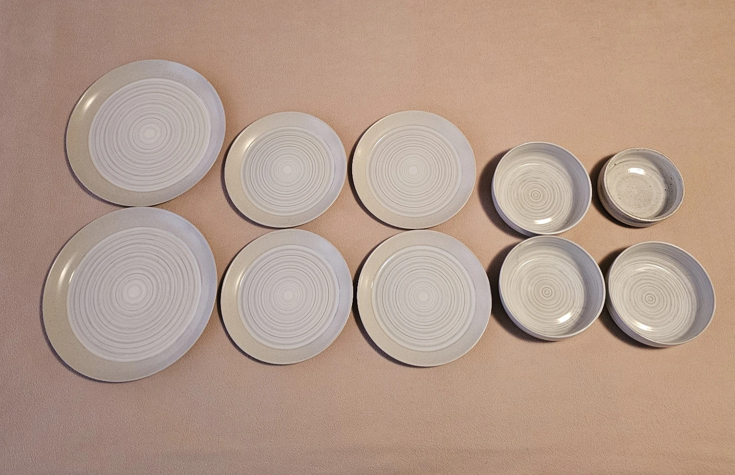 6 plates & 4 bowls $7 for All 10
