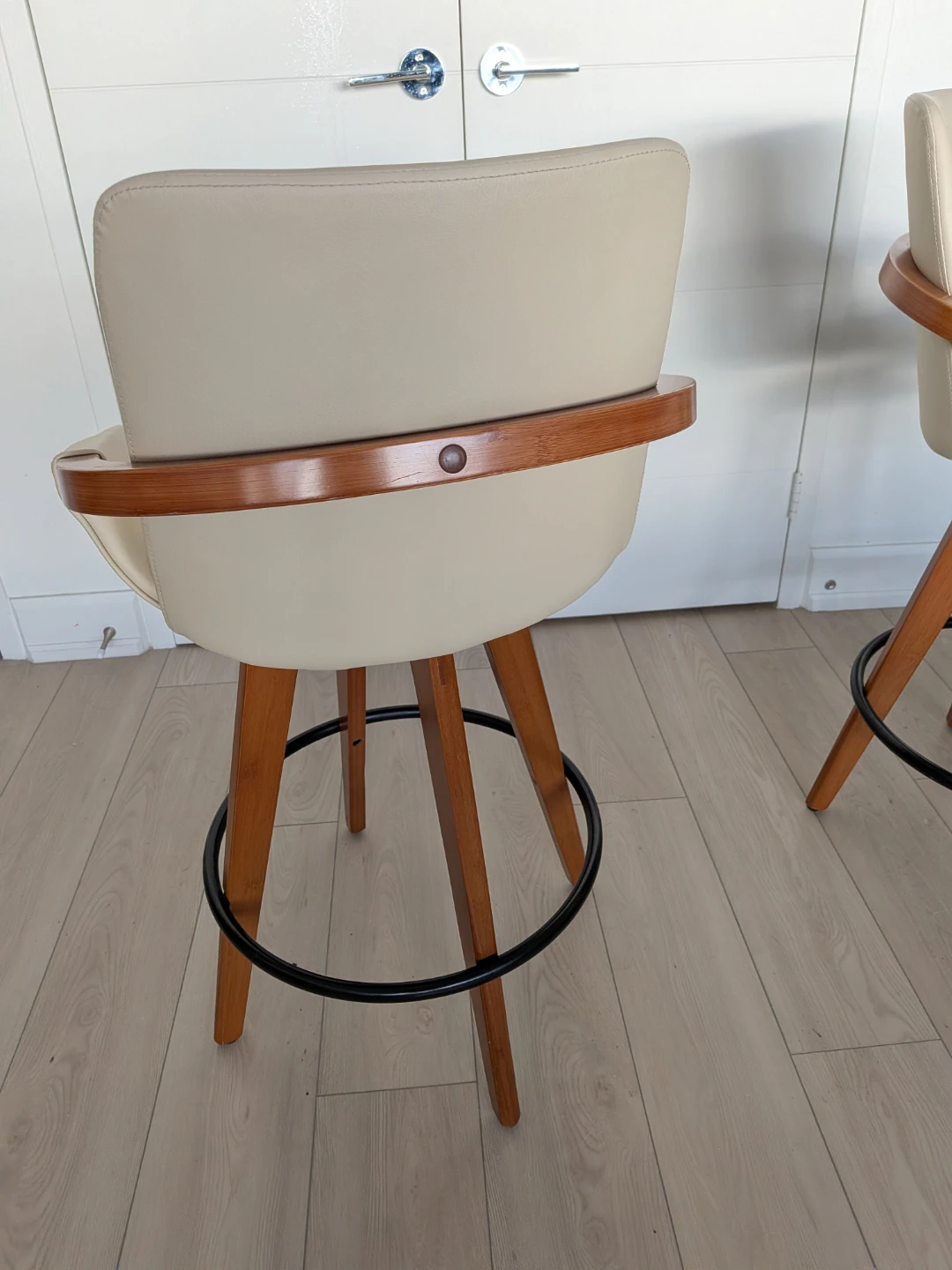 Set of 2 Swivel Bar Stools - Cream Leatherette - photo 3