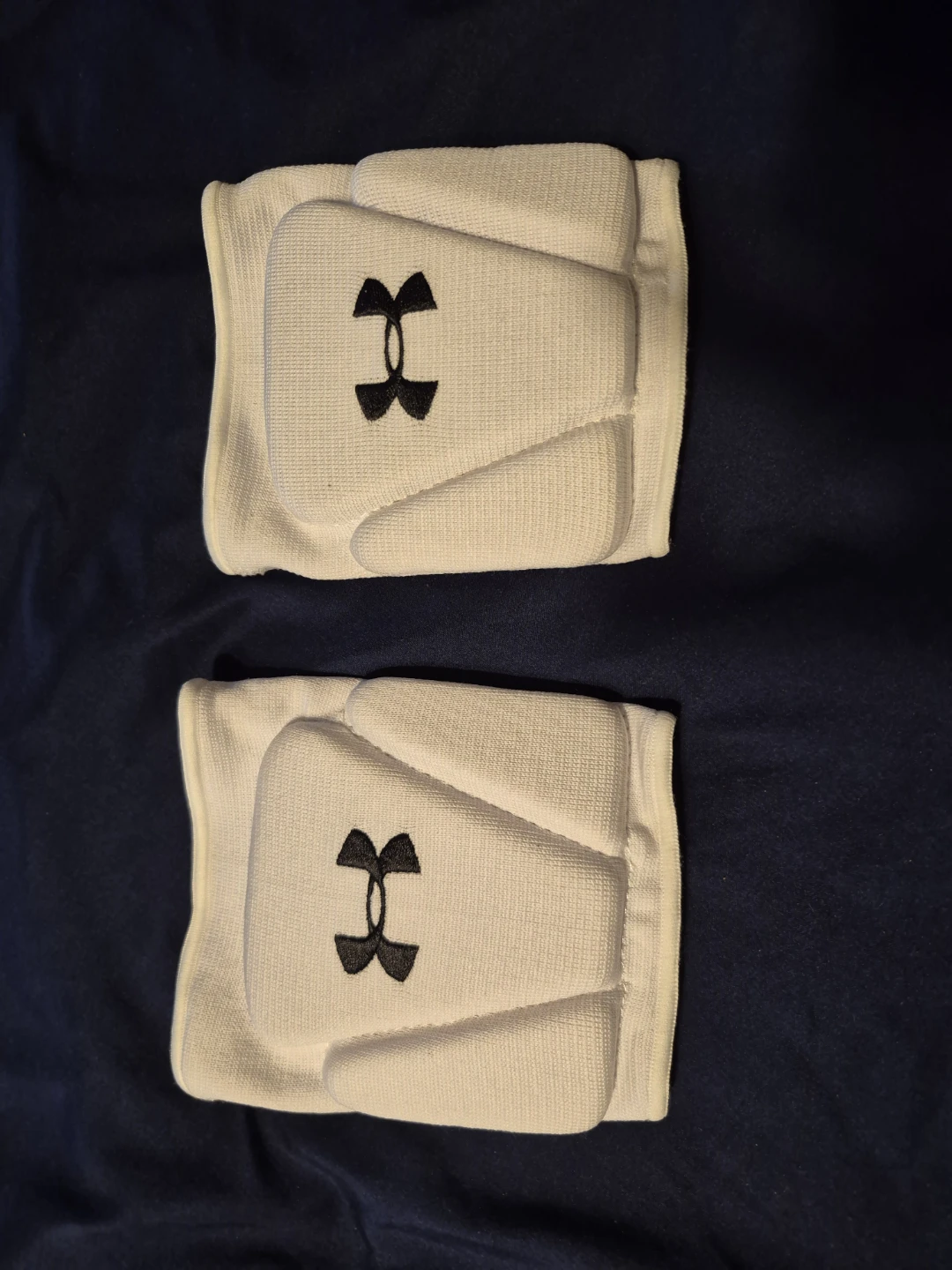 Under Armour White Padded knee pads (Pair) for volleyball