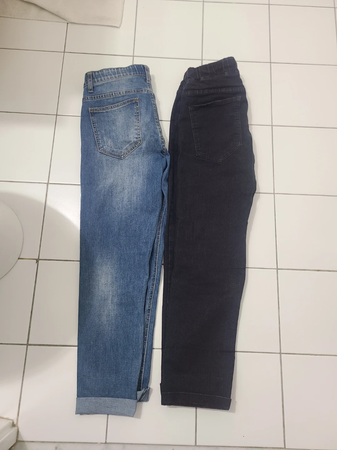 2 pairs of Jeans - Men's Size 32