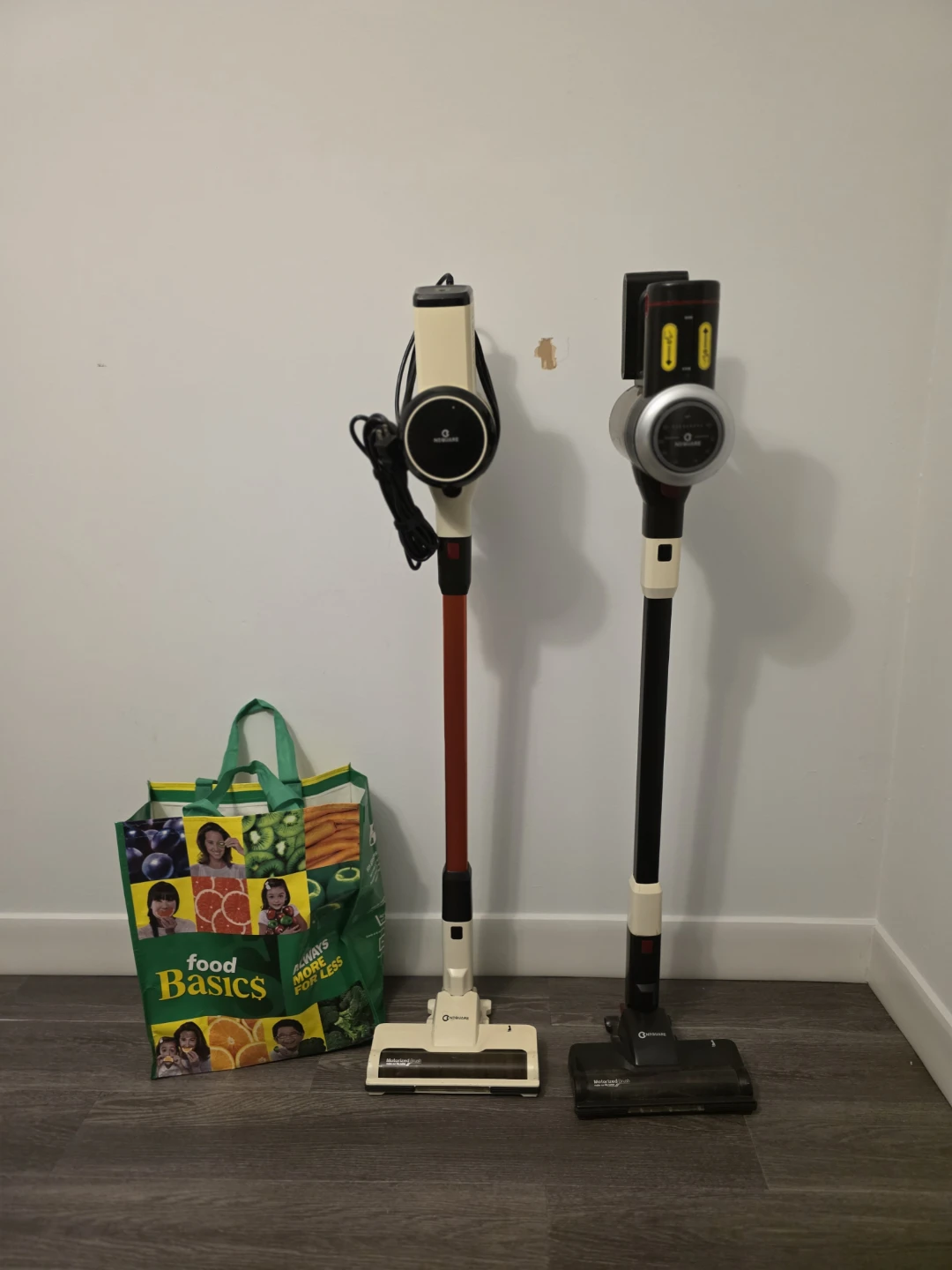 MOVING SALE - Nequare Vacuum (Cordless and Regular) - photo 2