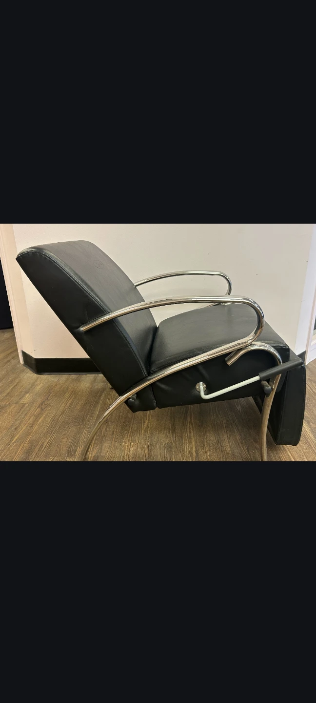 Black RGS Reclining Salon Chair