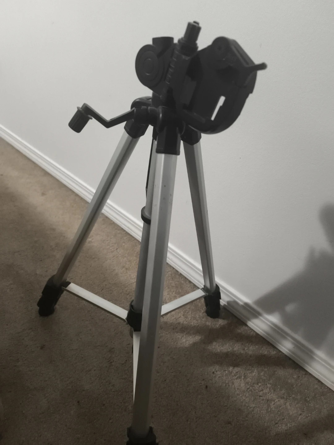 Adjustable Tripod Stand - photo 2