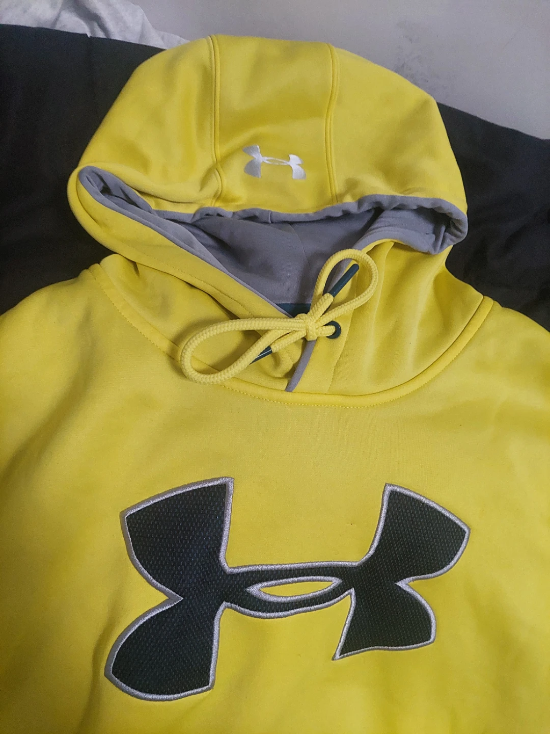 Under Armour Yellow Hoodie - photo 2