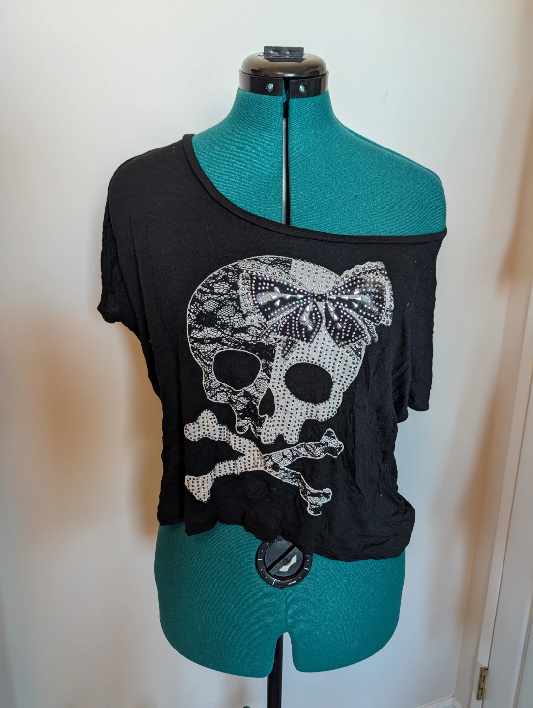 Black Skull and Crossbones Embellished T-Shirt
