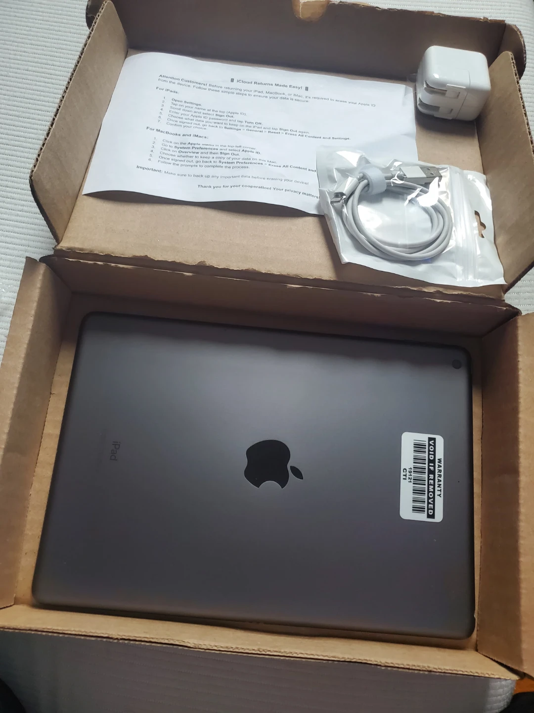 Apple iPad Tablet - photo 3