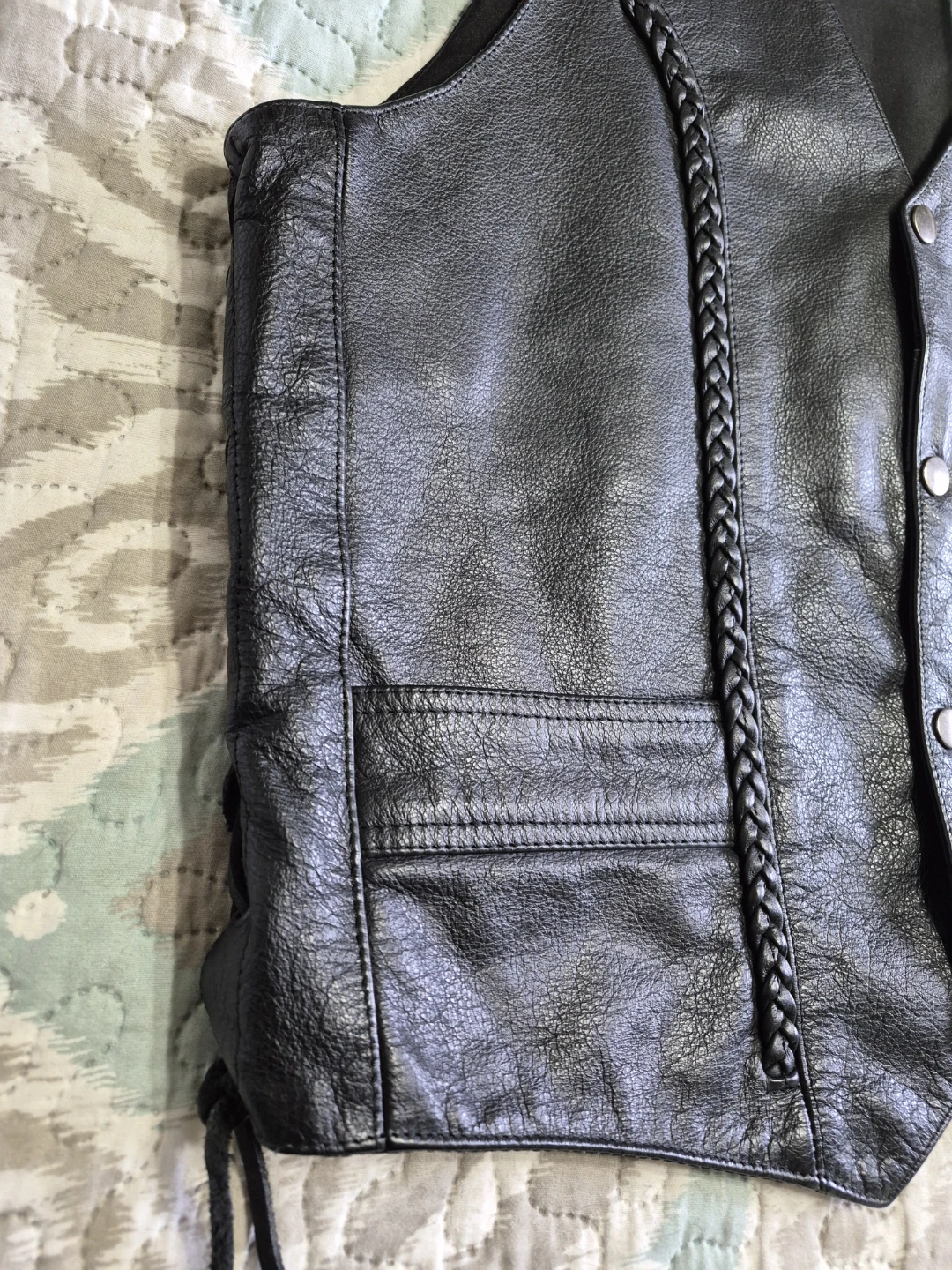MOB Vintage Leather Motorcycle Vest - photo 2