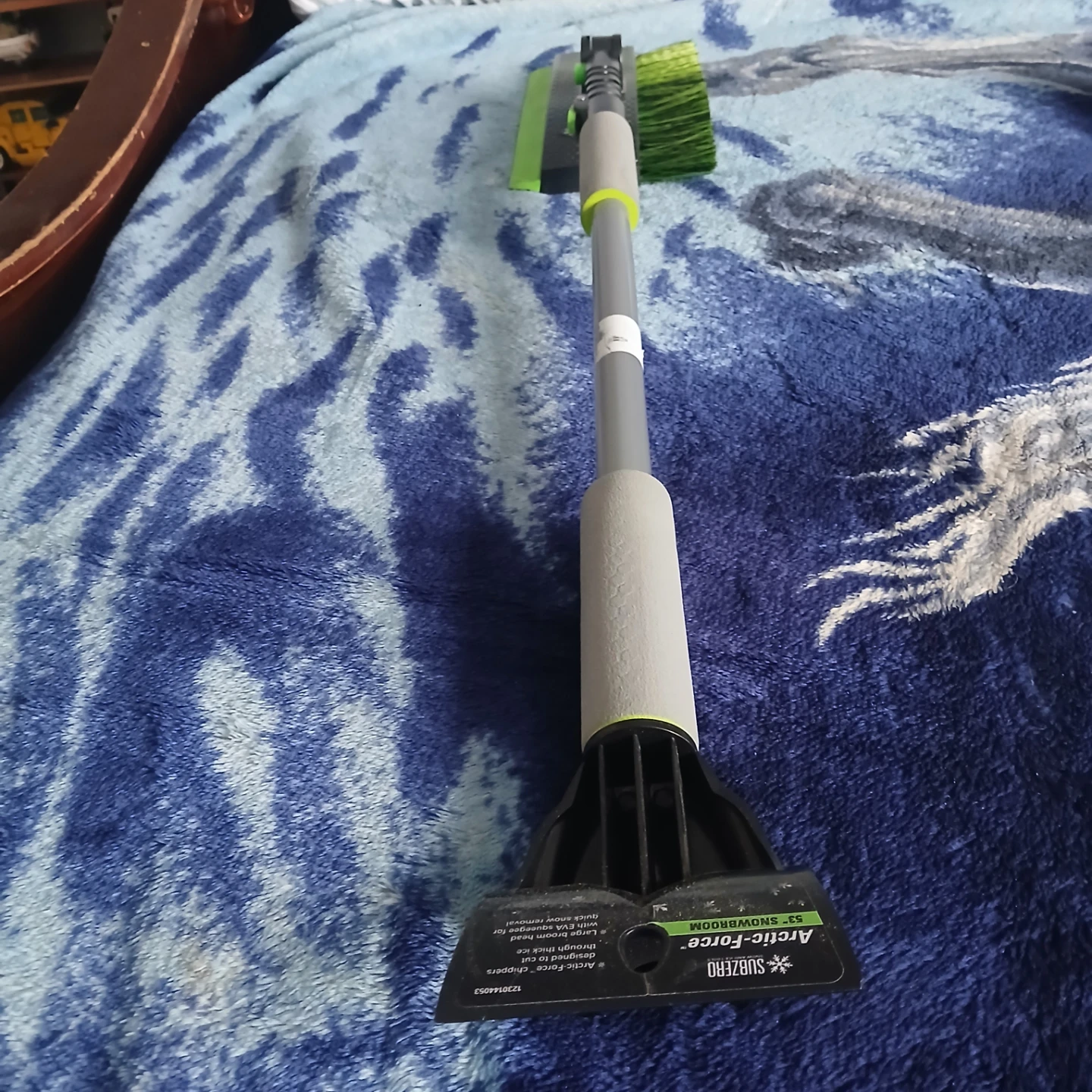 SubZero Arctic-Force Snow Broom 53" Extendable Ice Scraper Brush - photo 2
