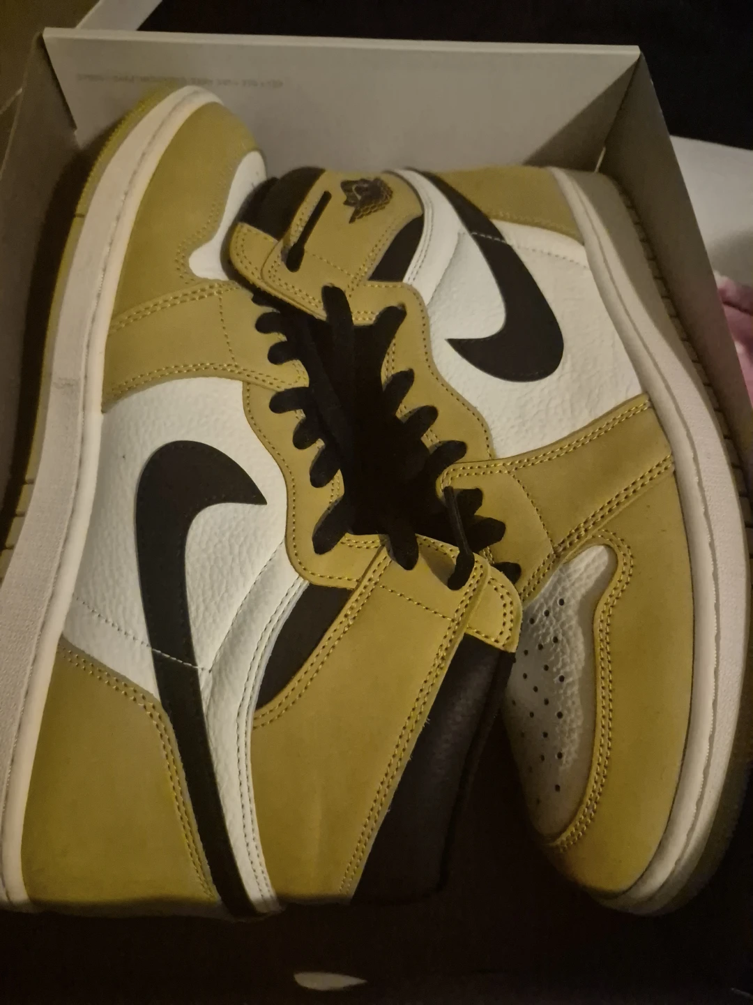 Nike Air Jordan 1 Retro High OG Yellow Ochre Size 13