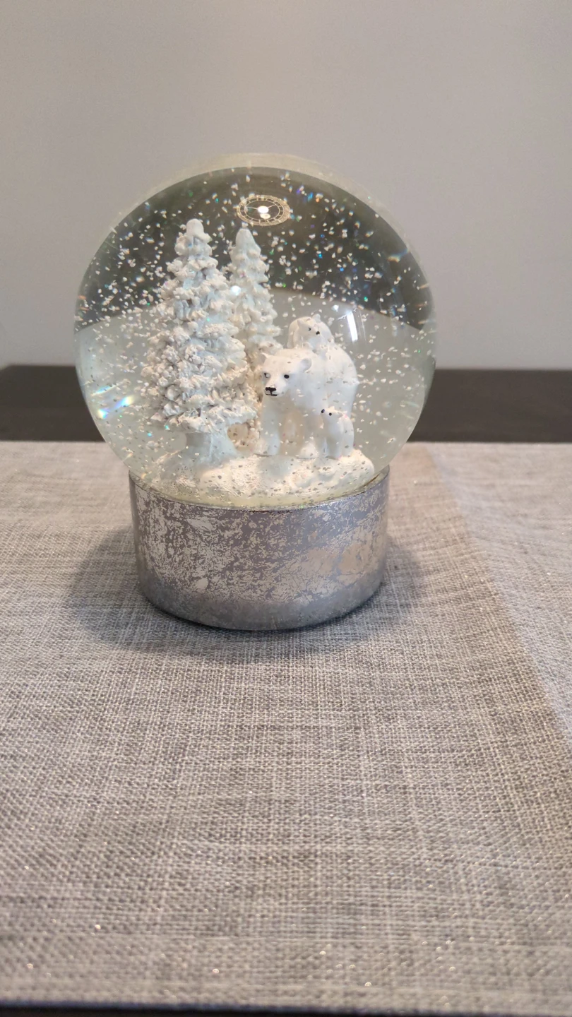 Polar Bear Family Snow Globe - photo 2