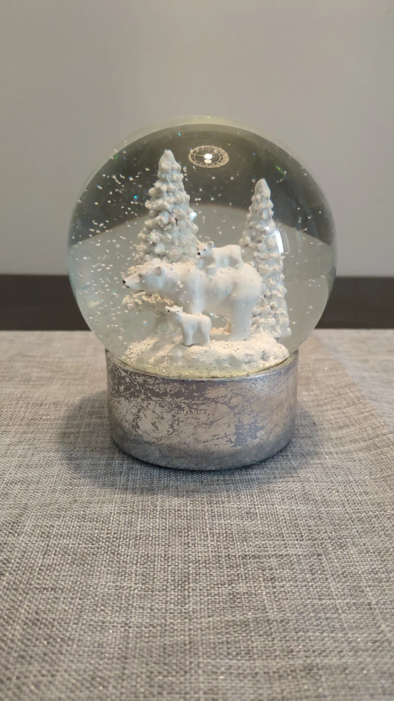 Polar Bear Family Snow Globe - photo 5