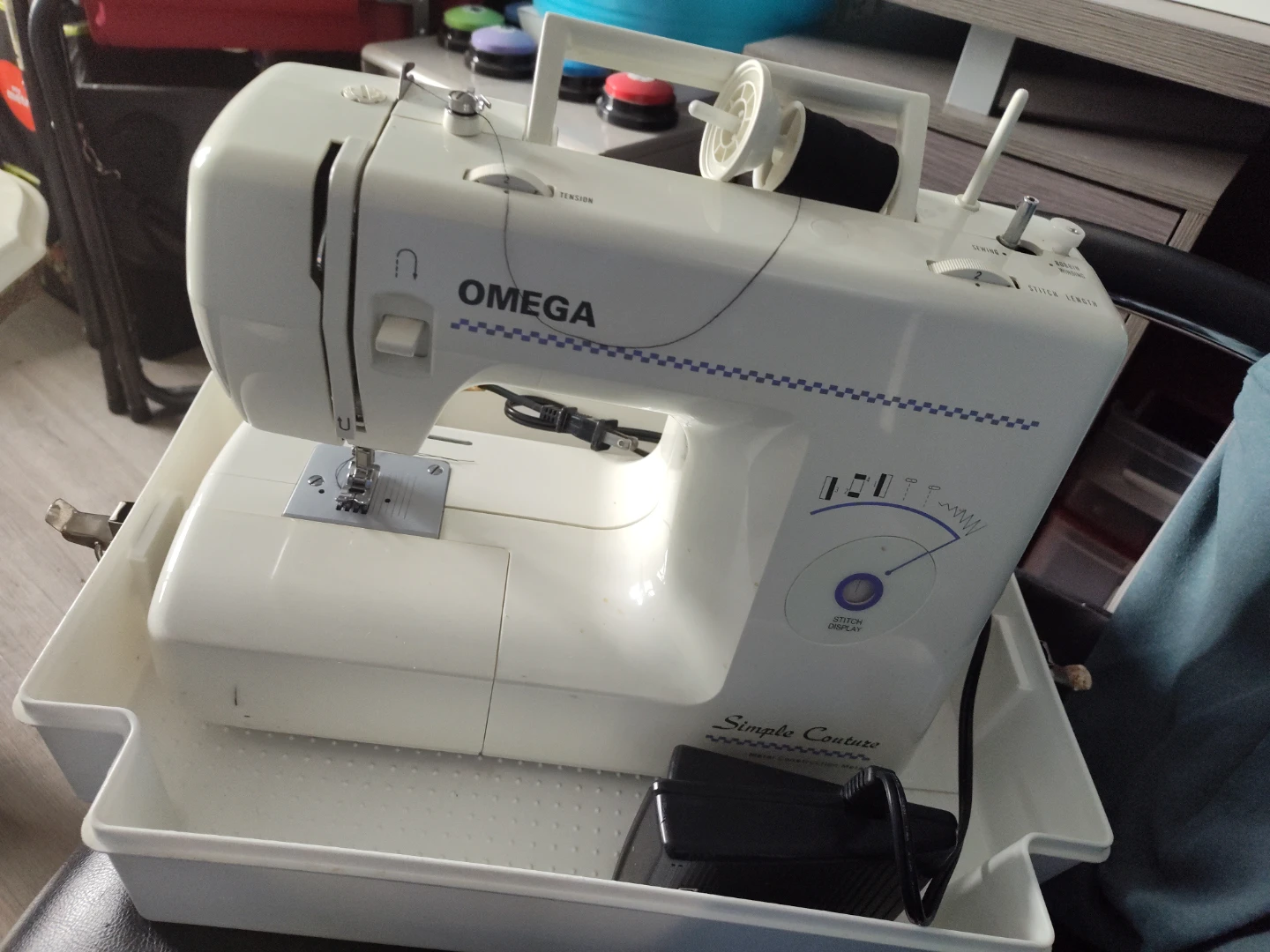 Omega Simple Couture Sewing Machine with Foot Pedal and Case
