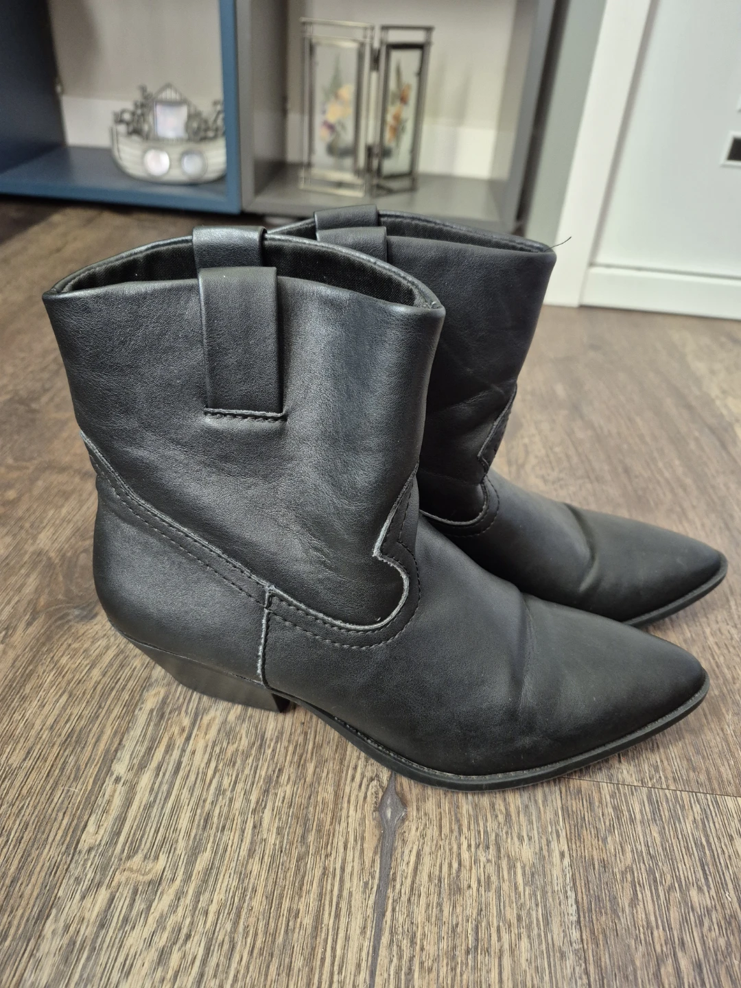 Women Boots Size 7 - photo 2