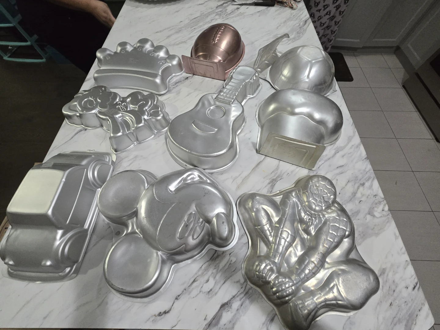 Assorted aluminum cake molds!