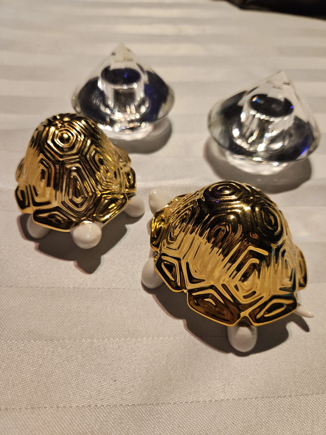 Set of 2 Gold Turtles and crystal salt + pepper shaker. - photo 3