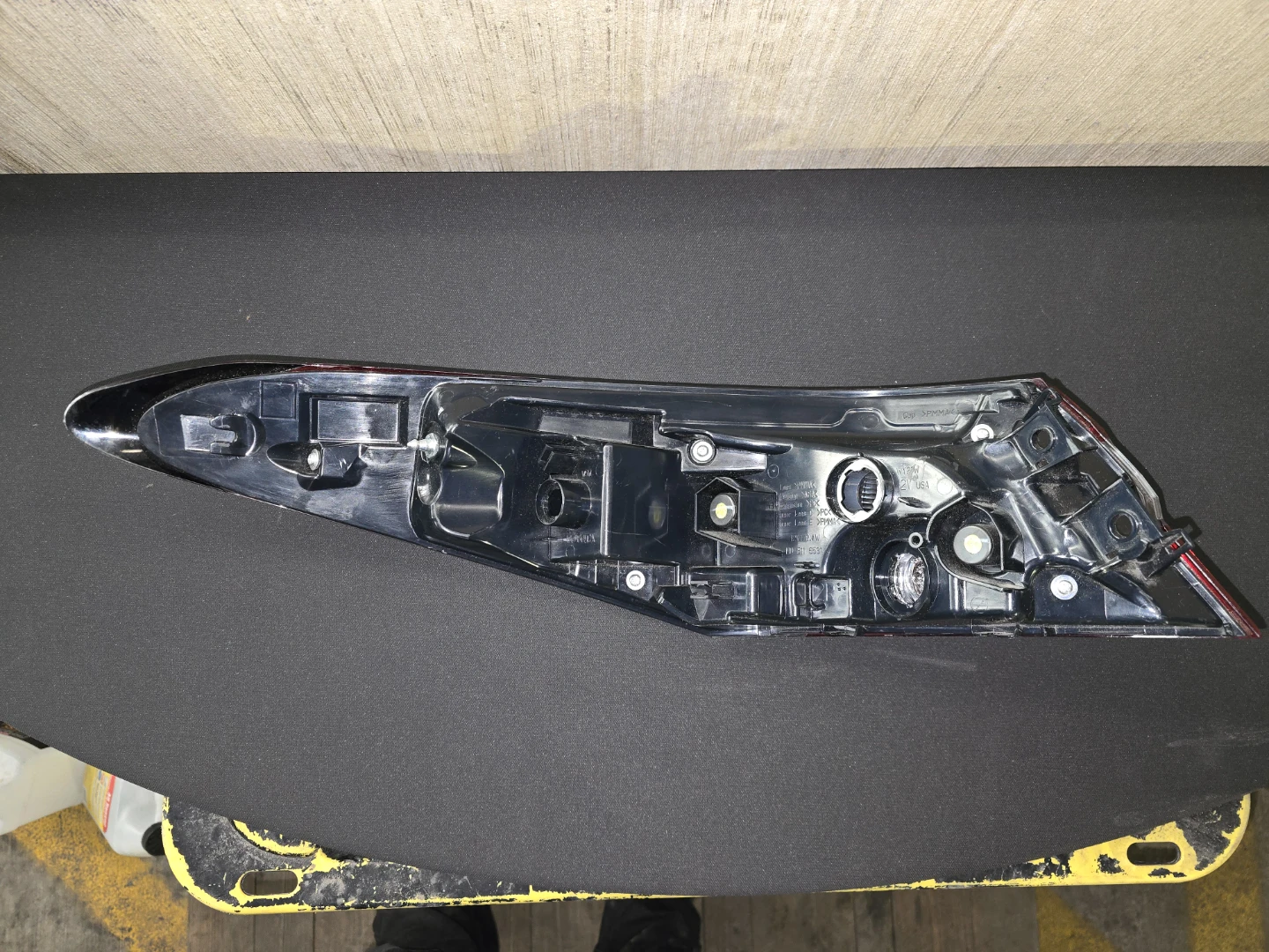 2018 - 2020 Toyota Camry Taillight. Passenger side - photo 4