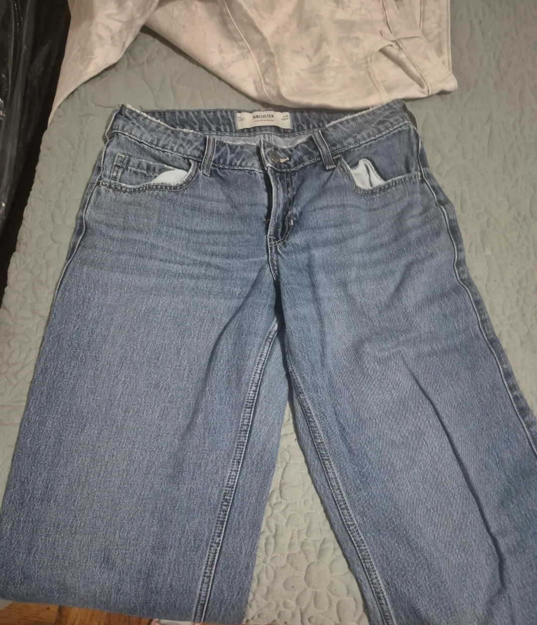 Hollister Women's Light Wash Wide Leg Jeans Size 15