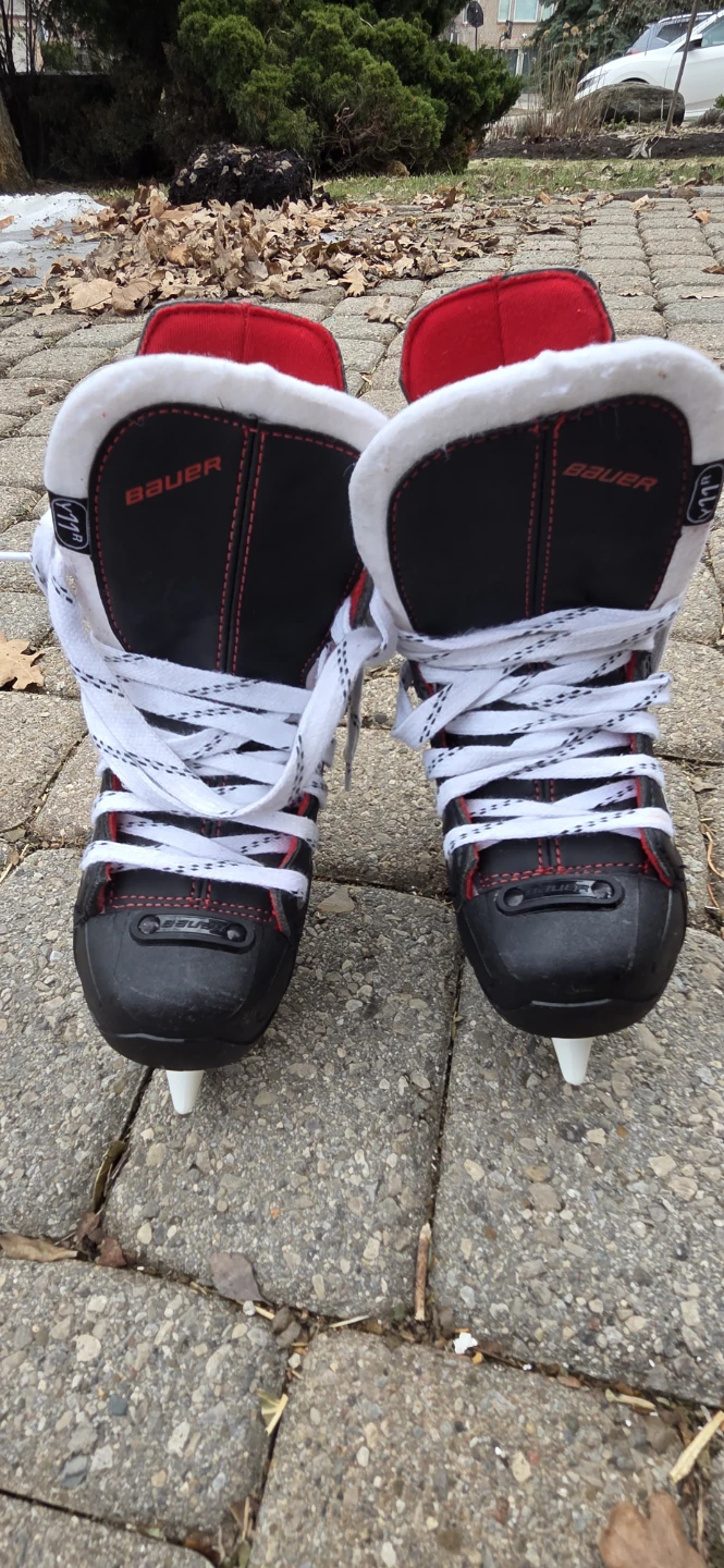 Kids Bauer Hockey Skates size 11Y