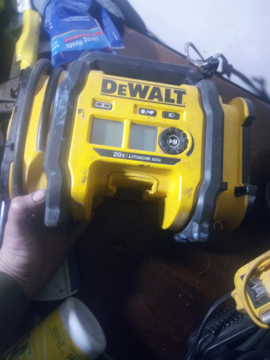 DeWalt 20V Lithium Ion Portable Air Compressor - photo 2