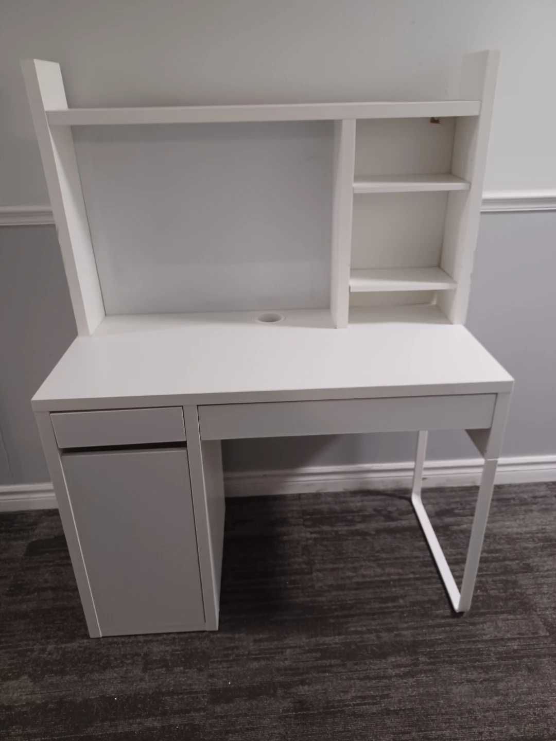 White Computer Desk with Hutch and Shelving - photo 2