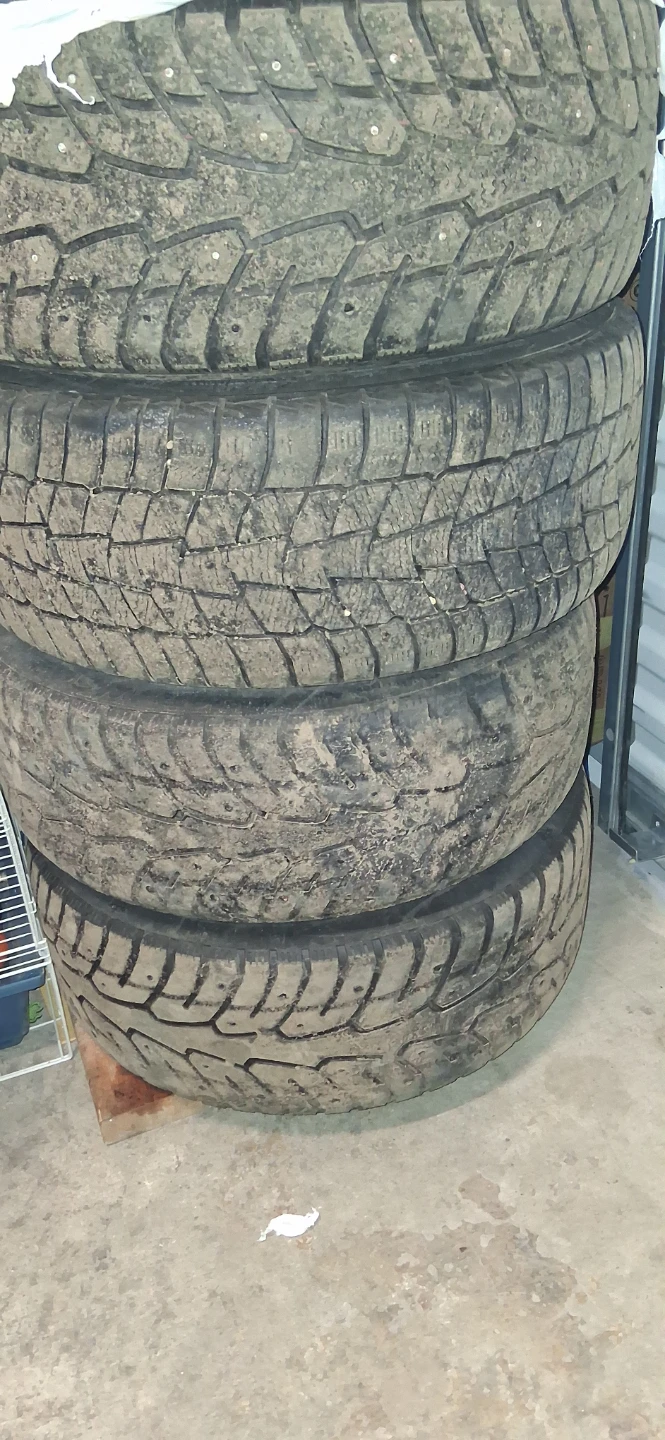 Set of 7 Tires with Rims - photo 4