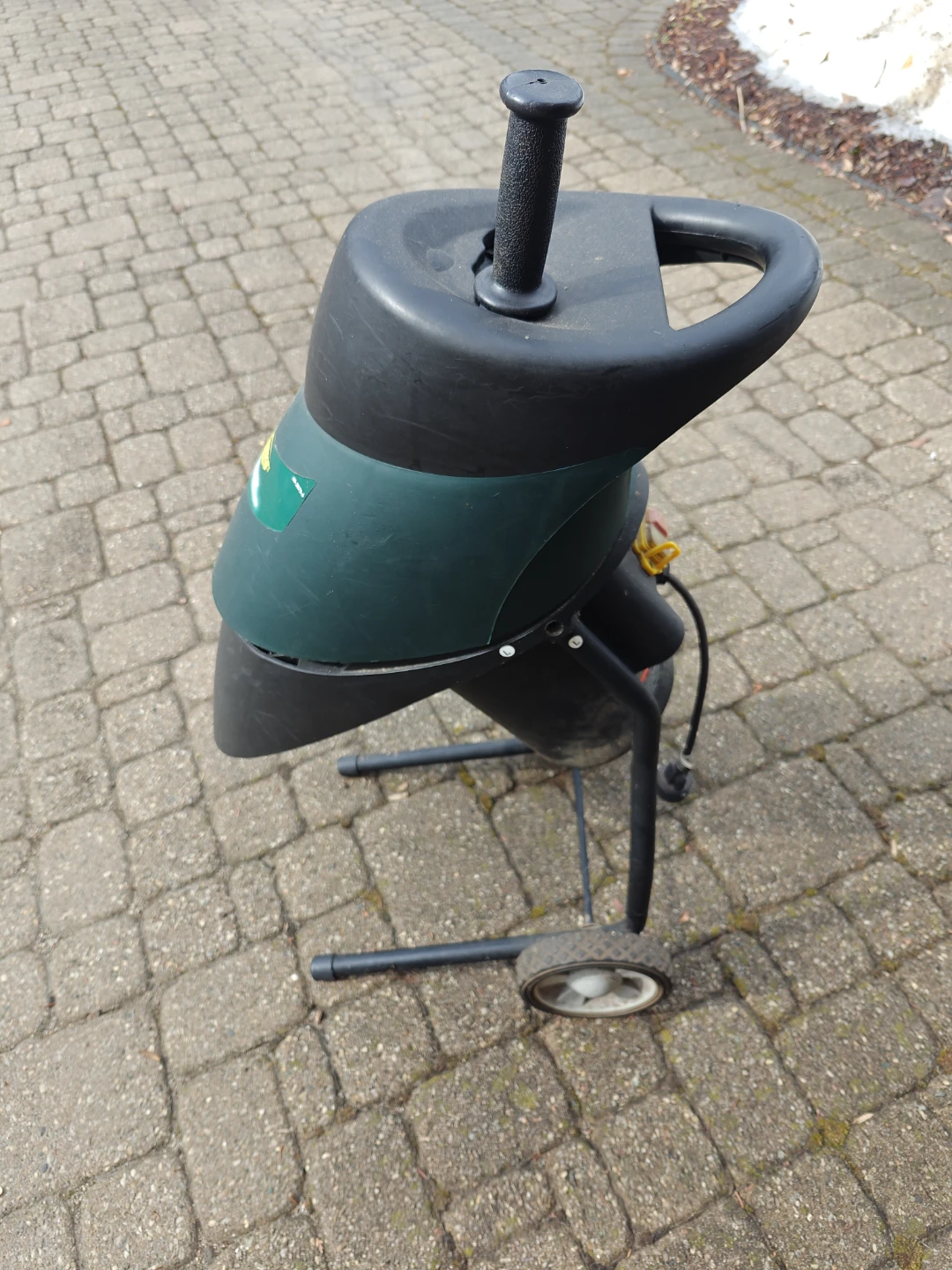 YARDWORKS Electric Garden Shredder - photo 2