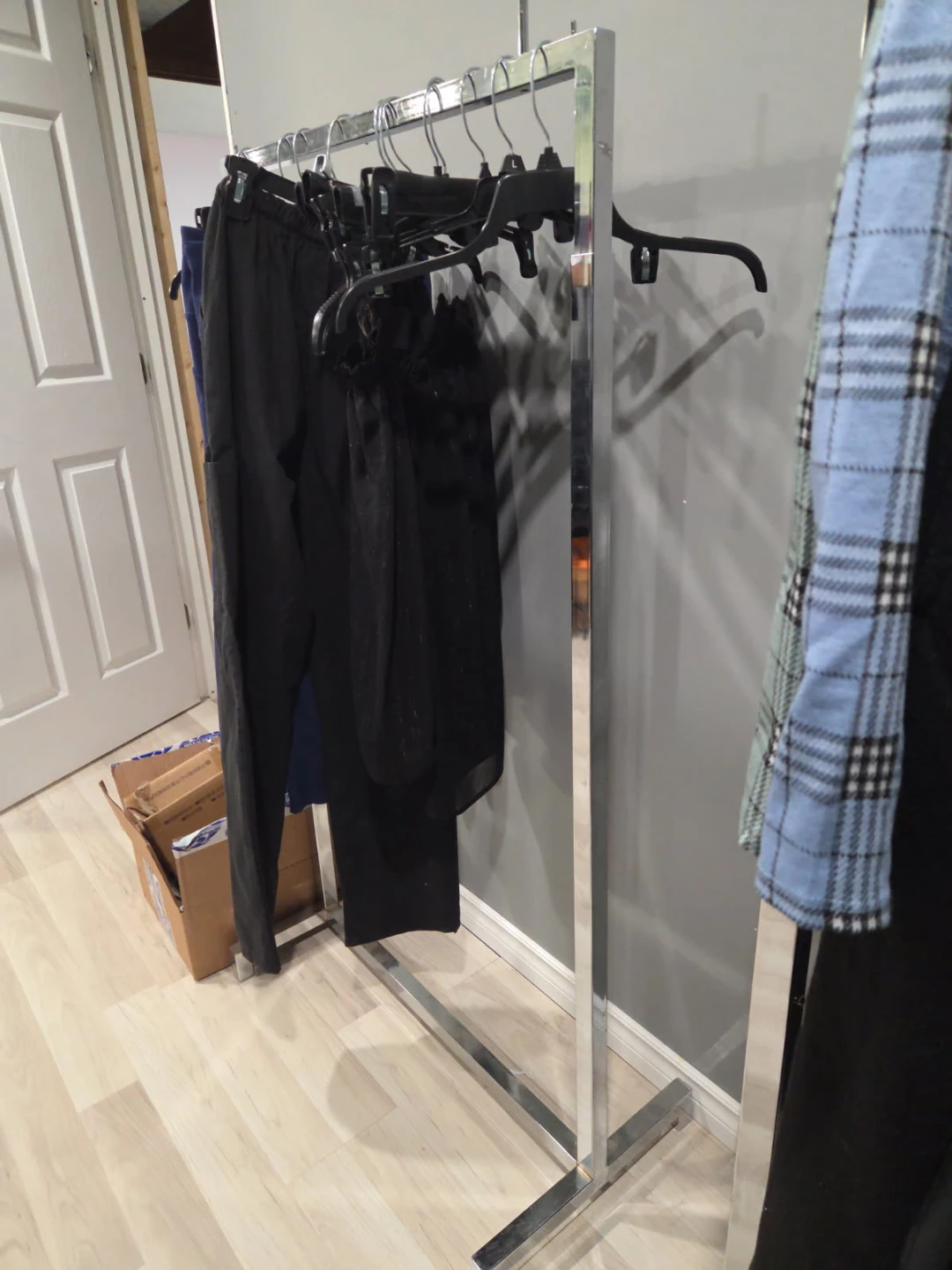 Heavy Duty Chrome Metal Garment Rack - photo 2
