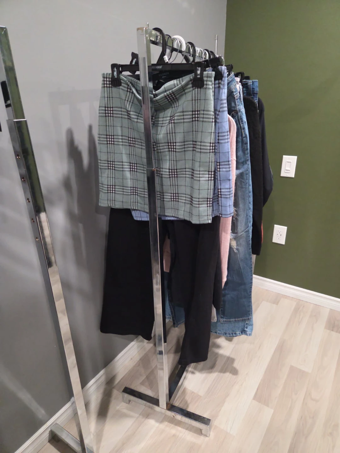 Heavy Duty Chrome Metal Garment Rack - photo 4