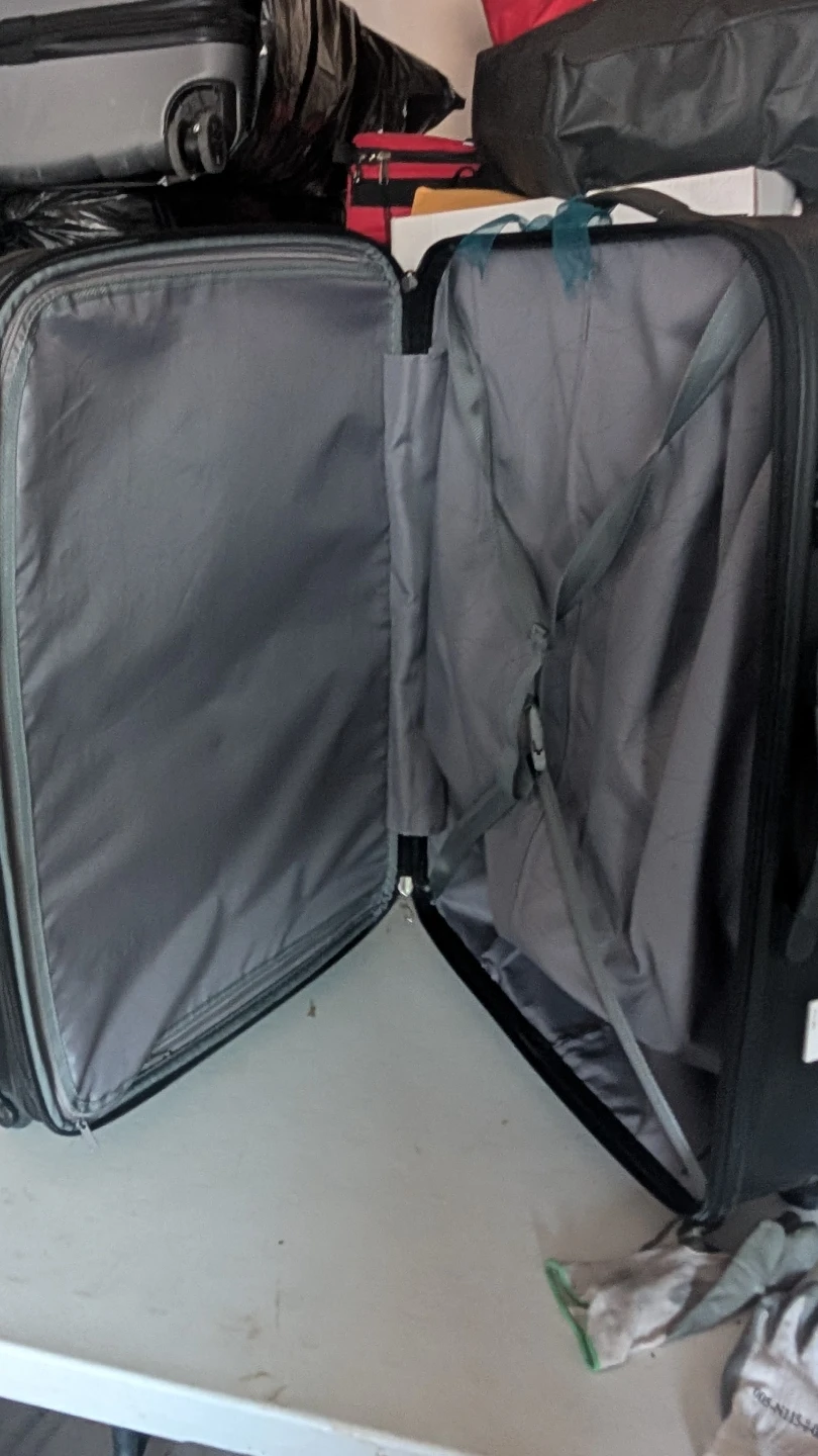 Samsonite Black Hardside Spinner Suitcase