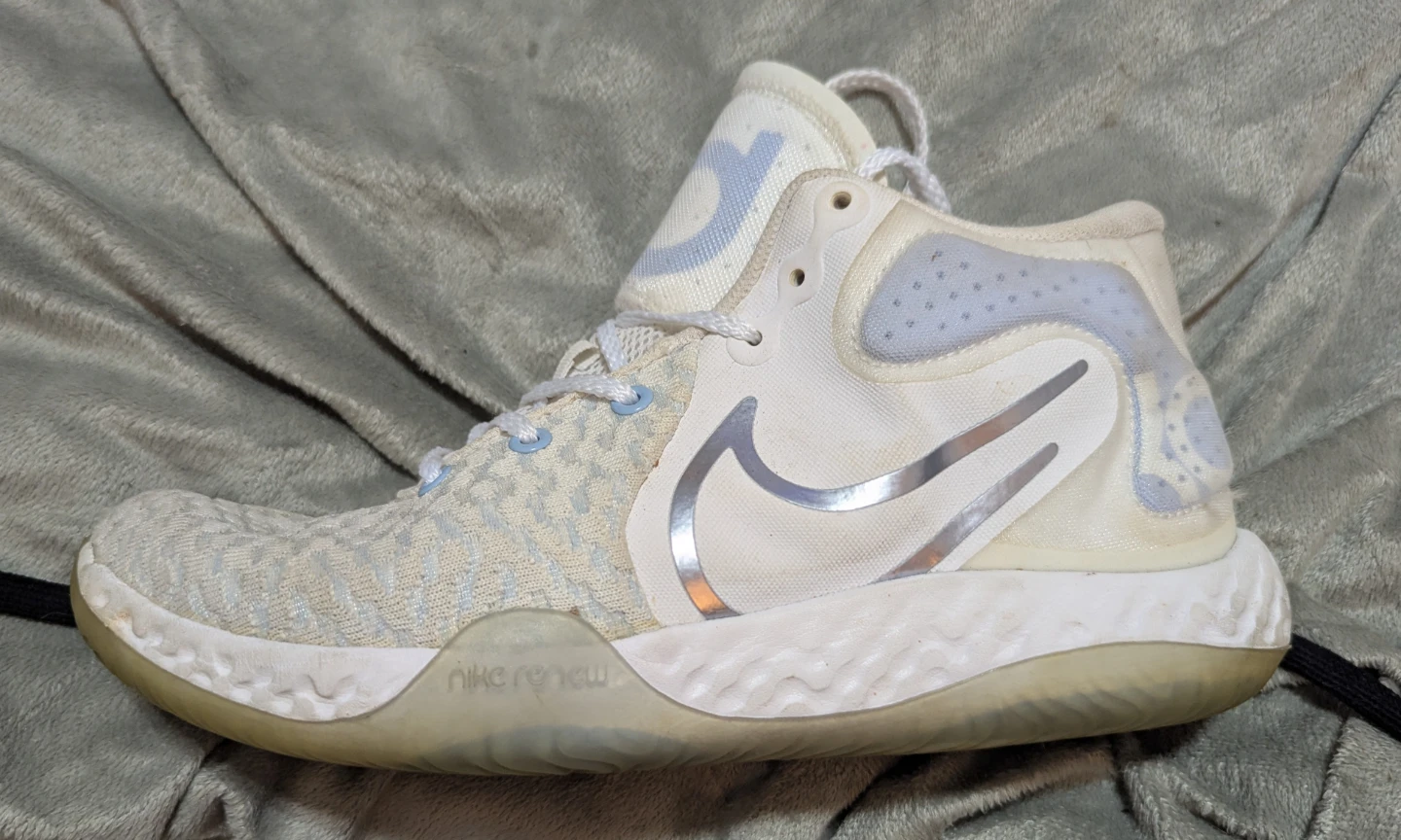 Nike Renew Mens Basketball Shoes Size 9