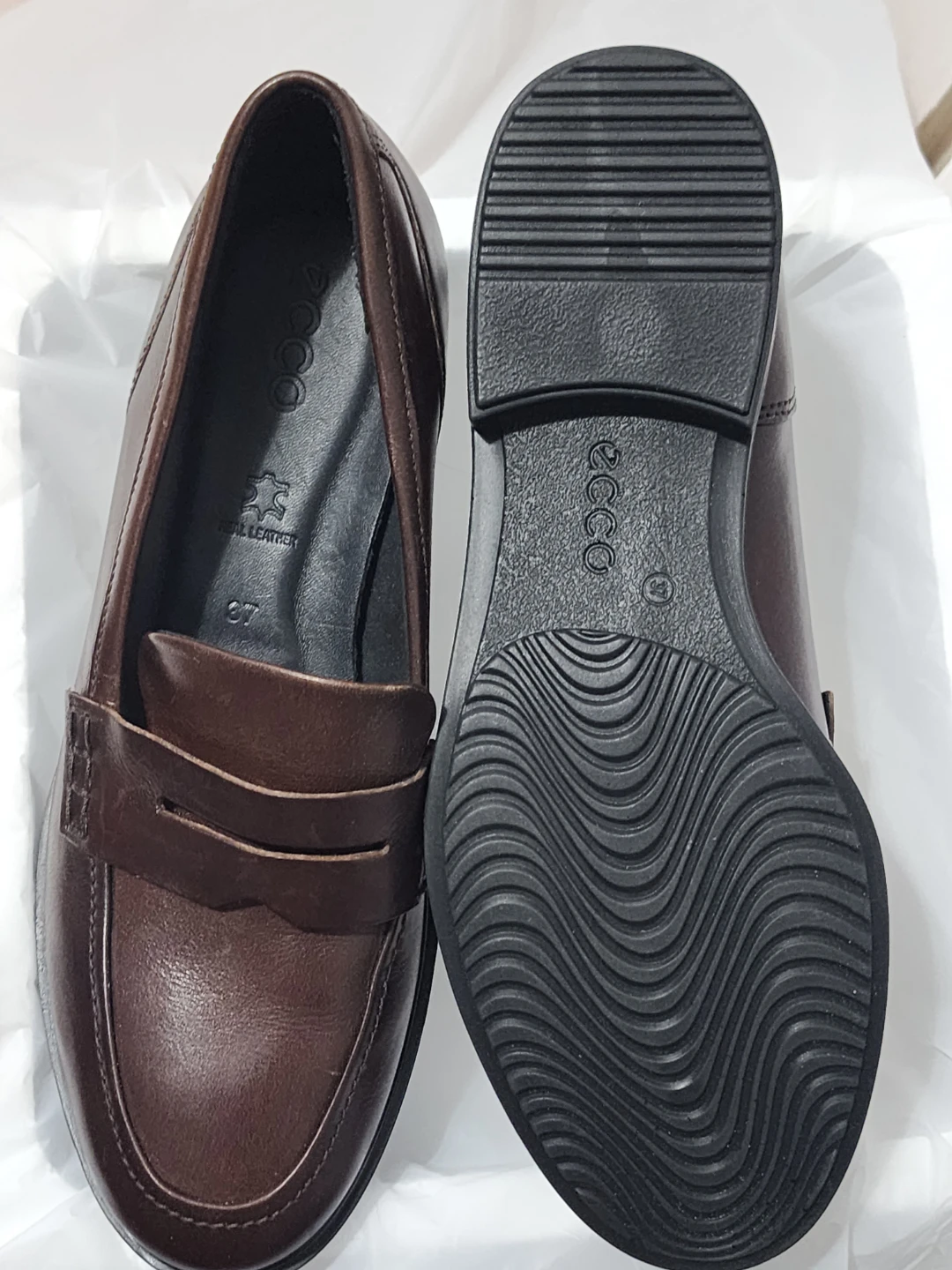 Women's Leather Loafer Size 6-6.5 EU 37 - photo 3