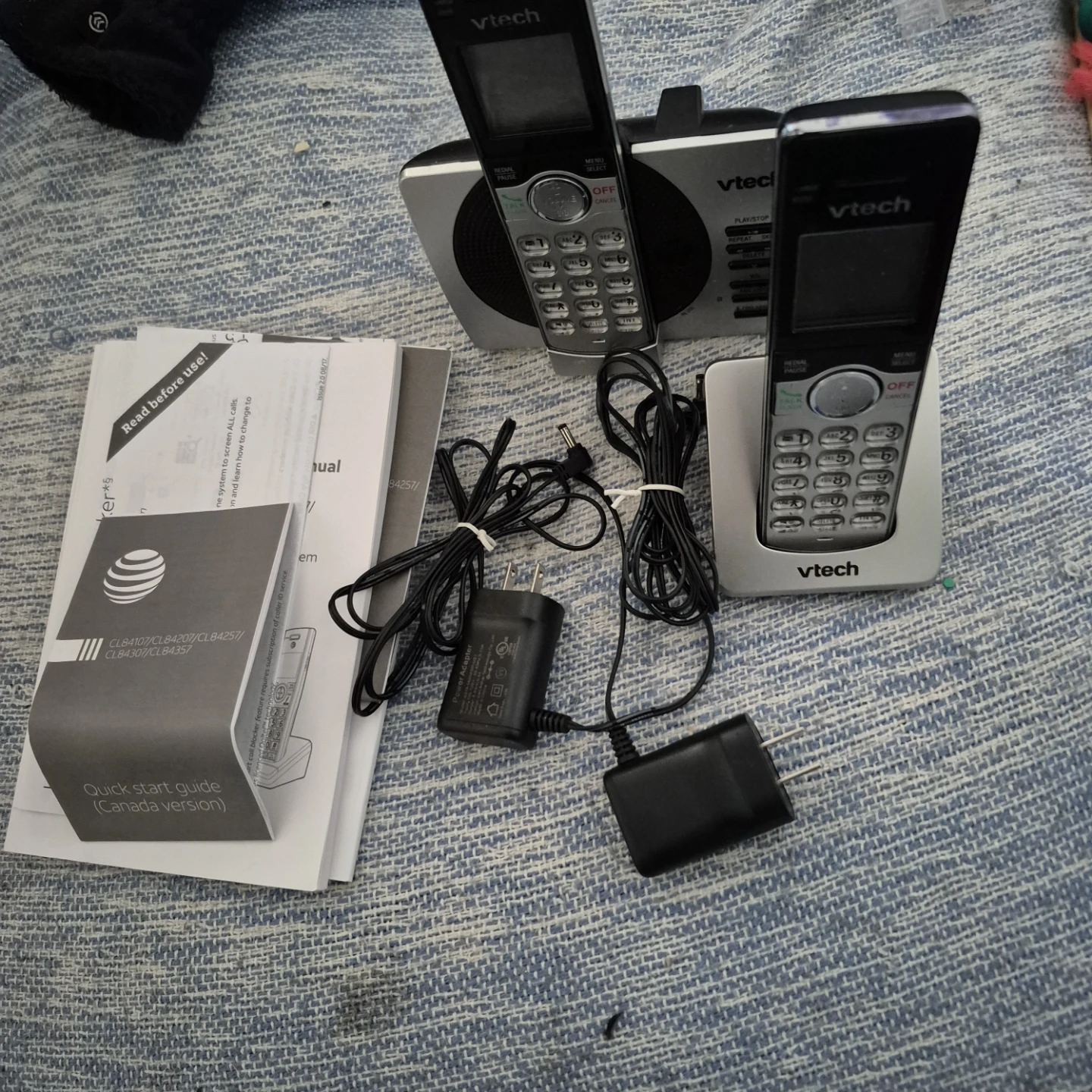AT&T 2 Cordless phones with charge docs + Answering machine - photo 2