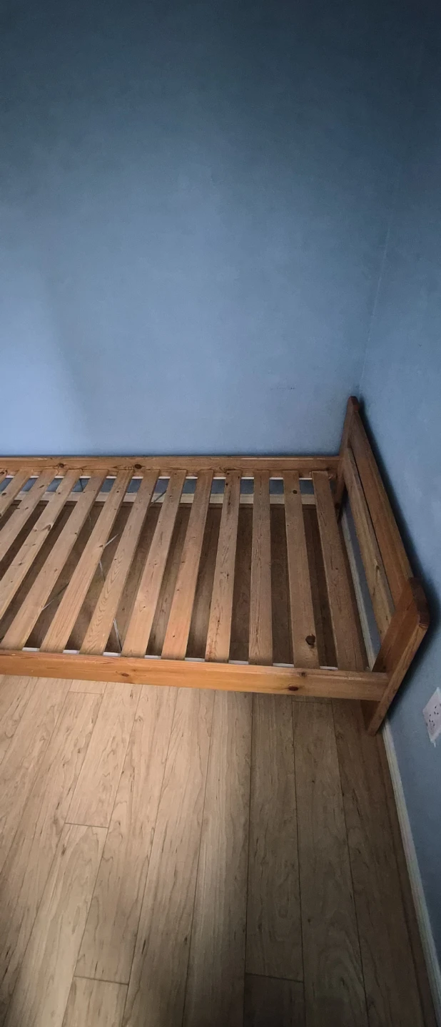 Twin Size Wooden Bed Frame - photo 3