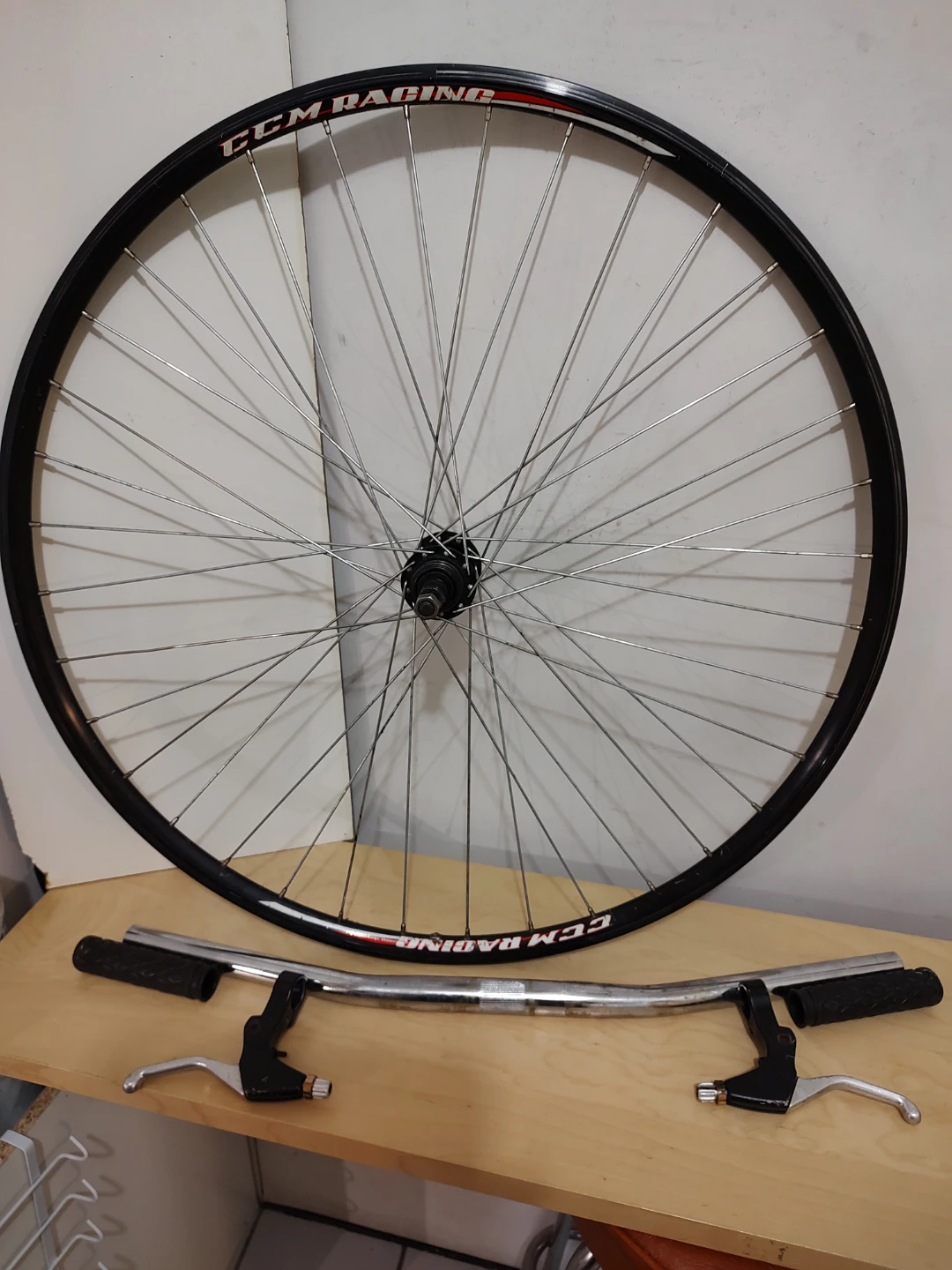 Single speed project 700C CCM Racing rear rim and handlebar