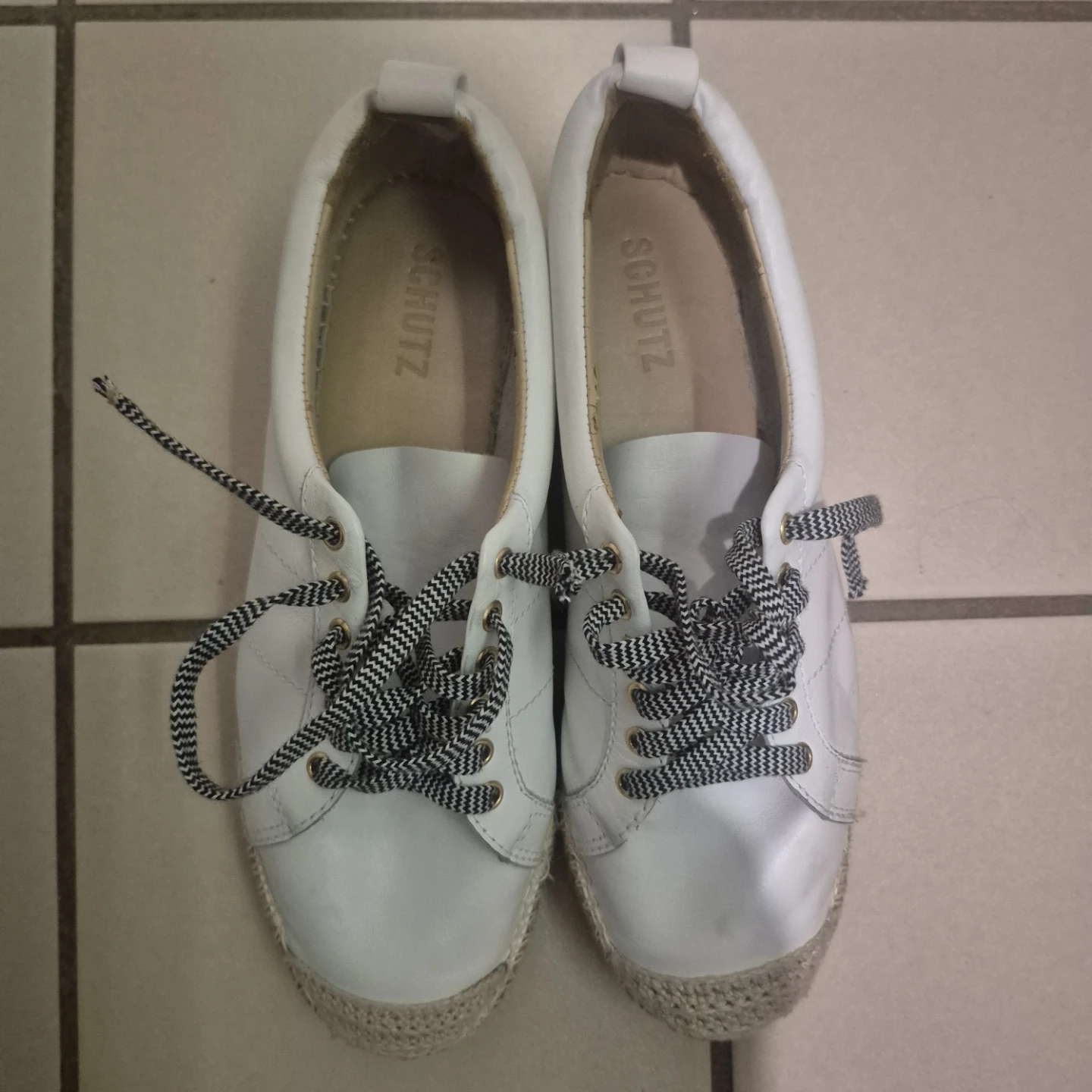 White leather  shoes   great for a wide  foot