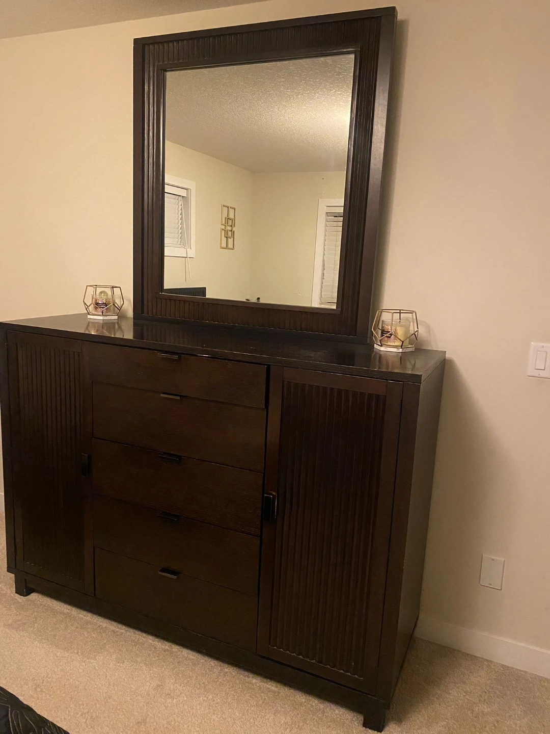 Dark Wood Bedroom Set - Queen Bed Frame, Dresser & Nightstands - photo 2