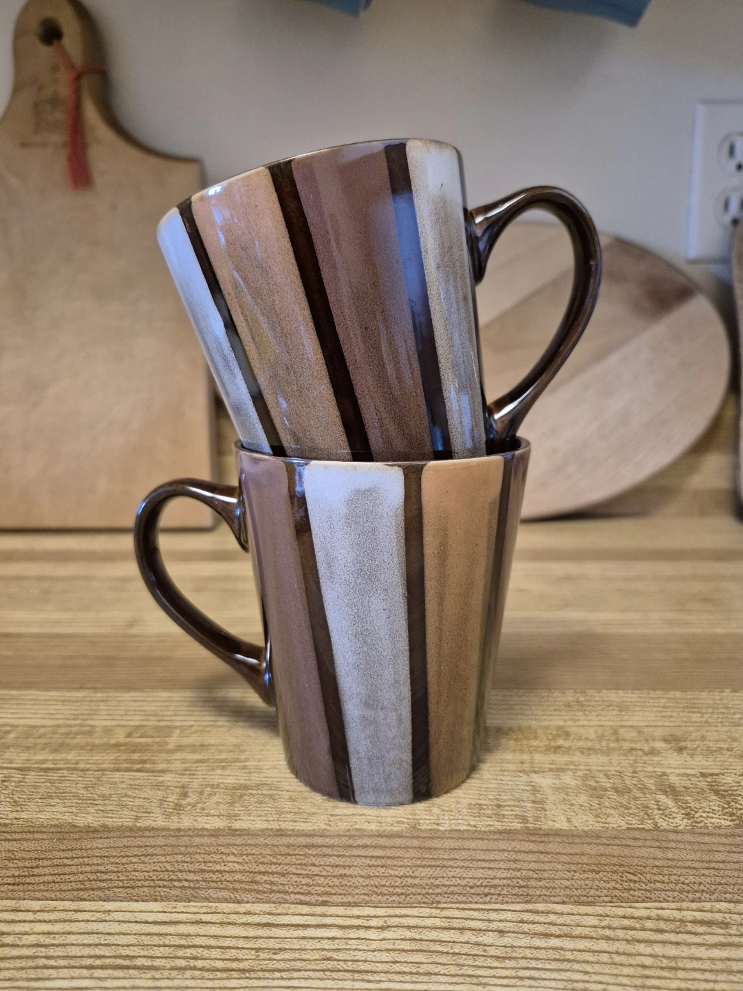 2 Mugs