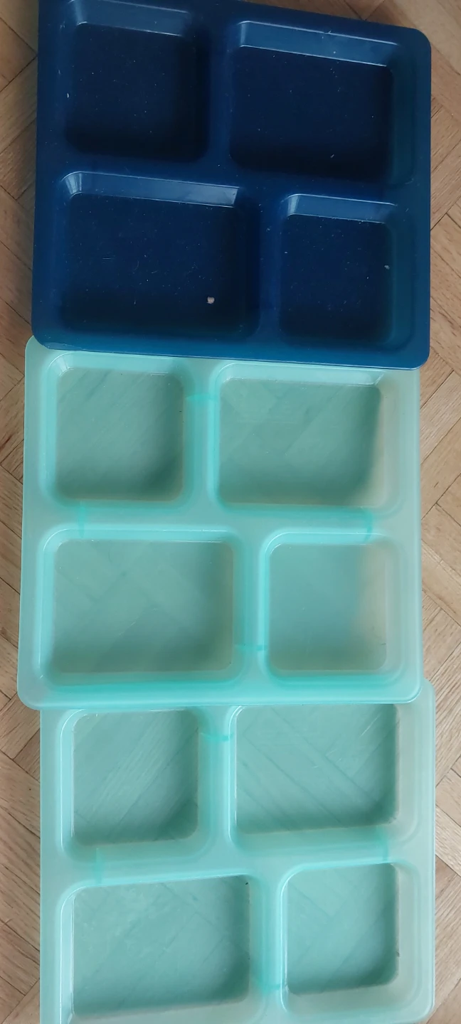 Set of 3  Food plates and Metal Grill Rack