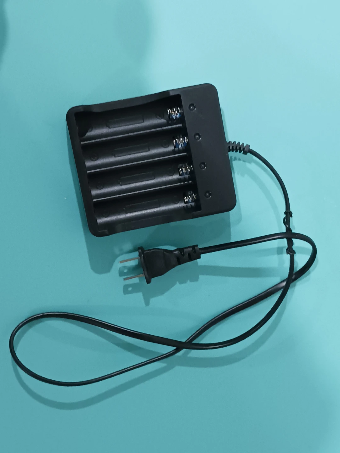 4-Bay 18650 Smart Battery Charger - photo 2
