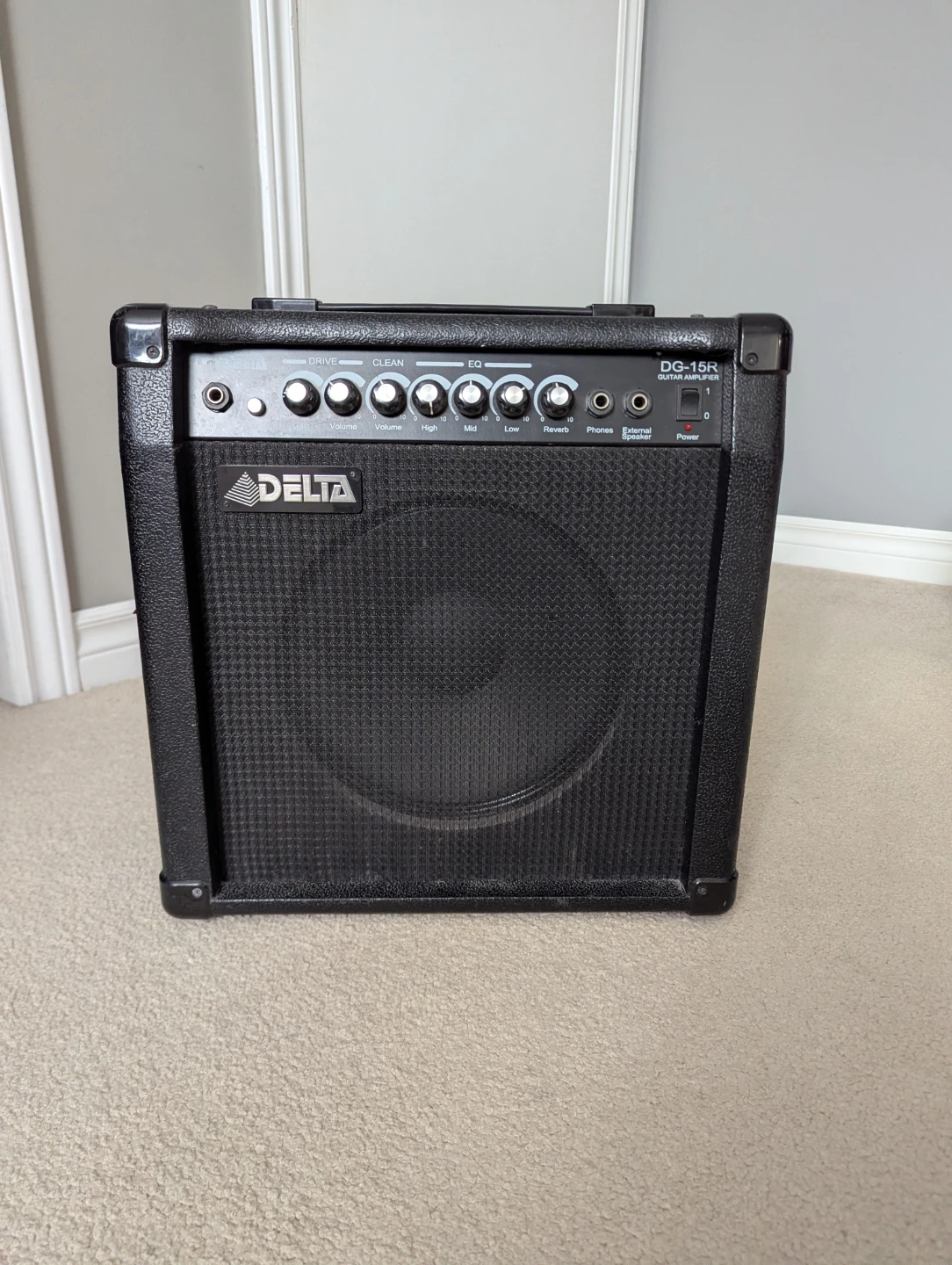 DELTA DG-15R Guitar Amplifier