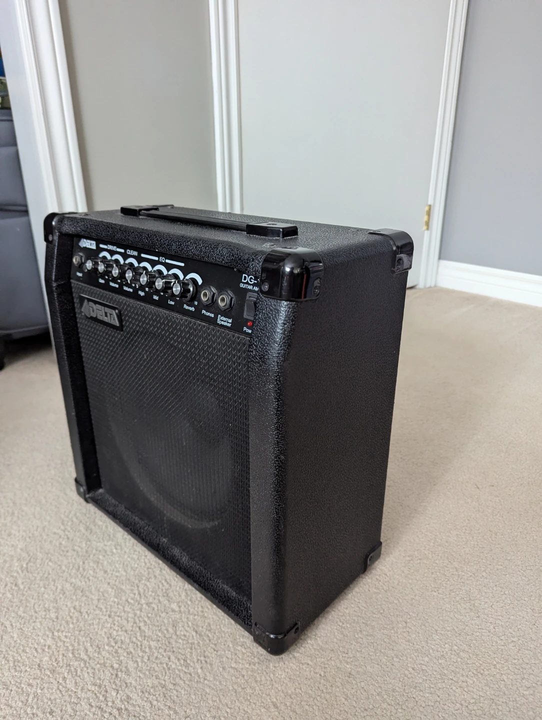 DELTA DG-15R Guitar Amplifier - photo 2
