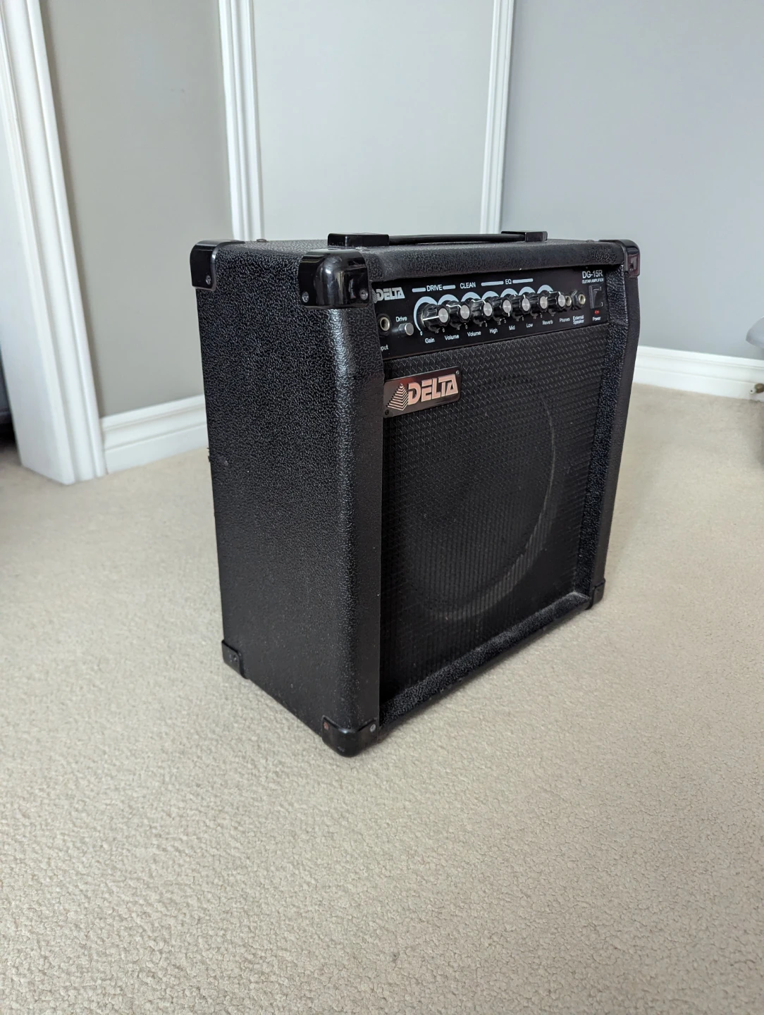 DELTA DG-15R Guitar Amplifier - photo 3