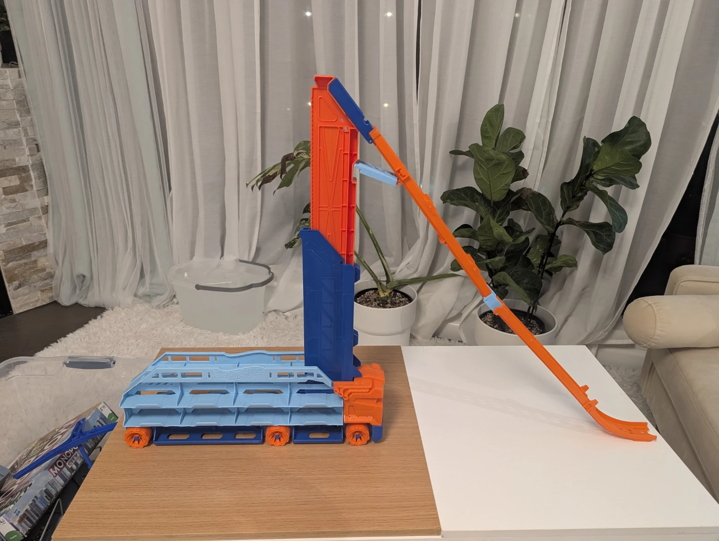 Hot Wheels Transporter and Track Set with 10 Cars - photo 2