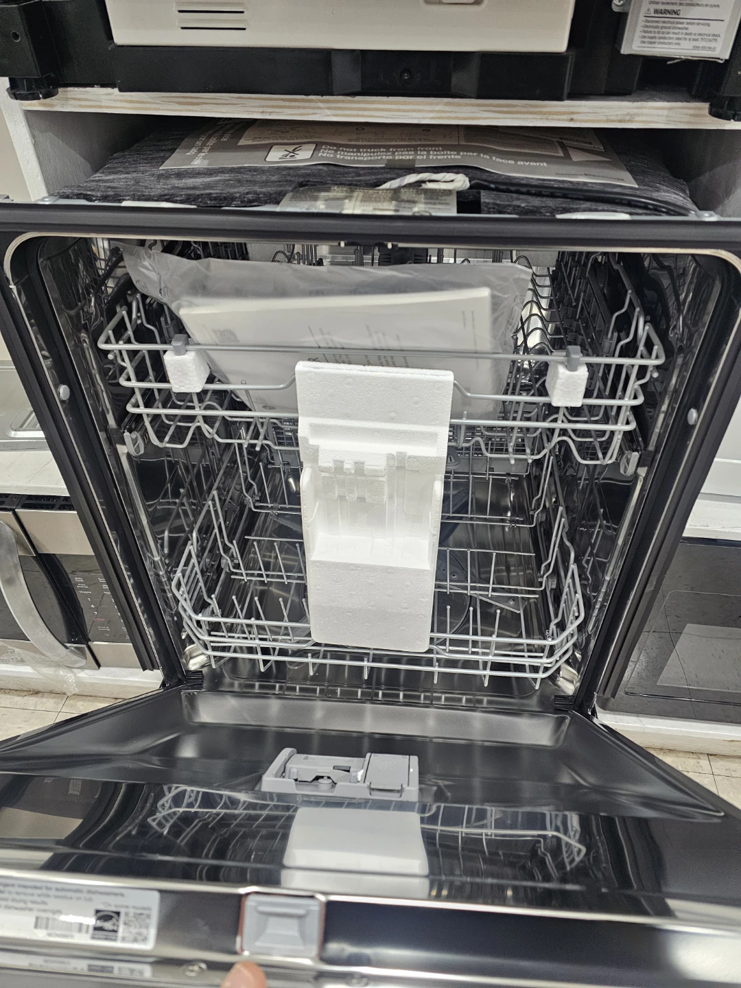 New LG 24in Stainless steel dishwasher - photo 3