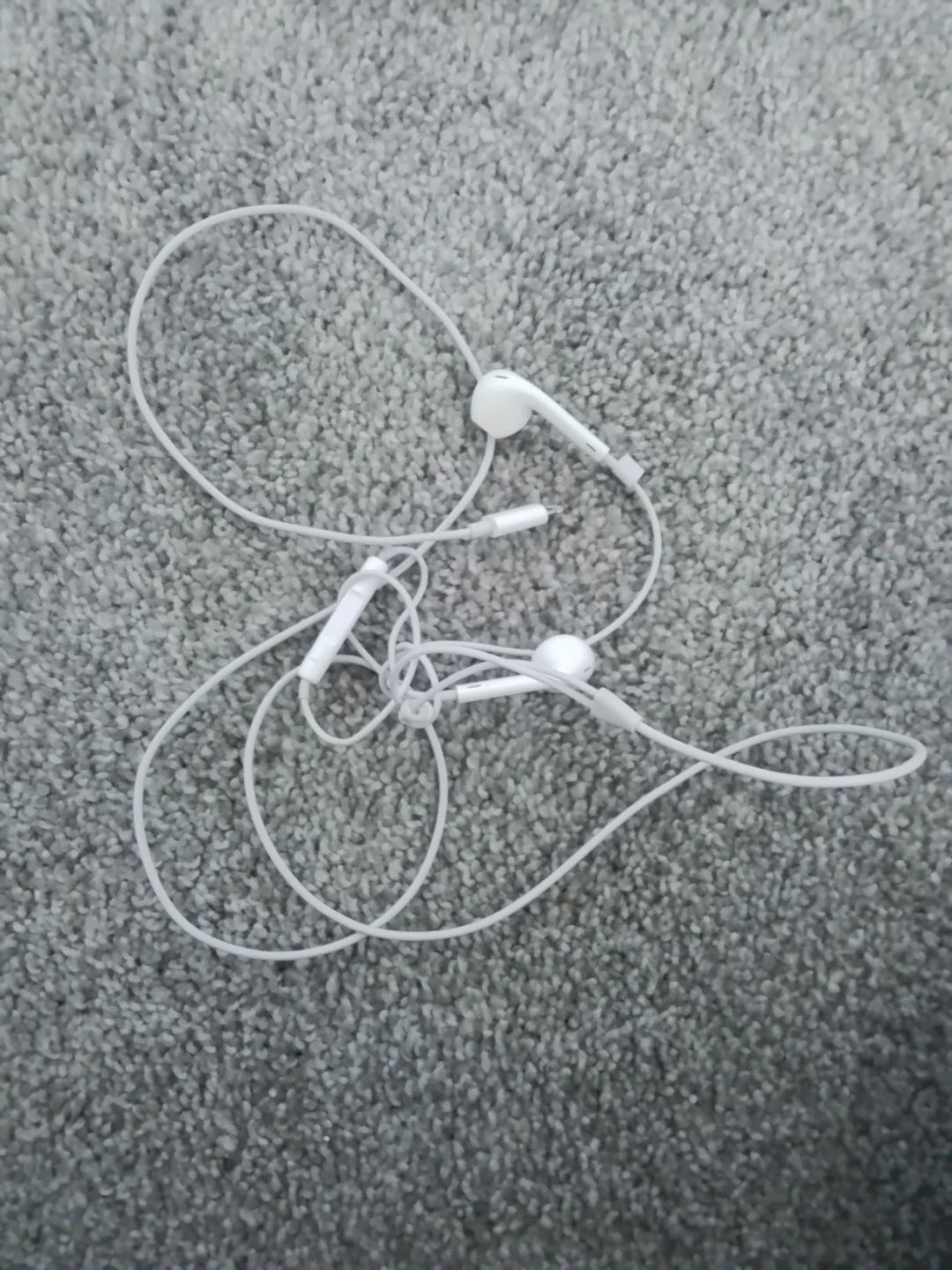 🧡White Apple EarPods with Lightning Connector
