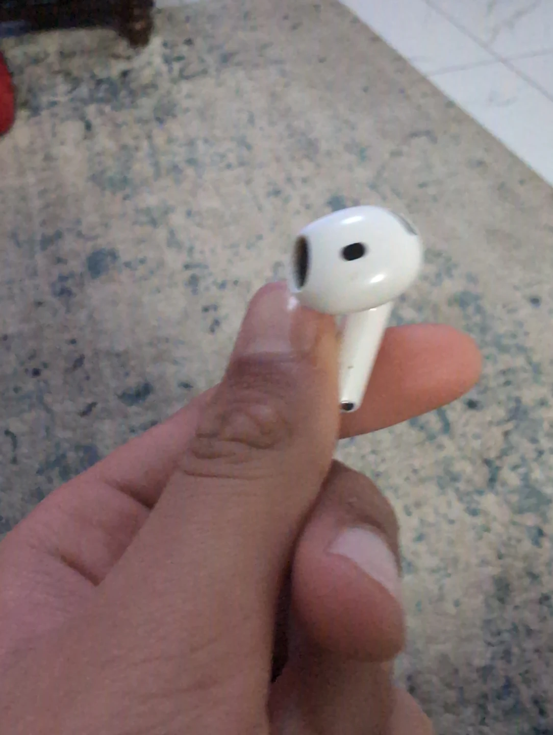 Apple AirPods 4 (Right Earbud) - photo 4