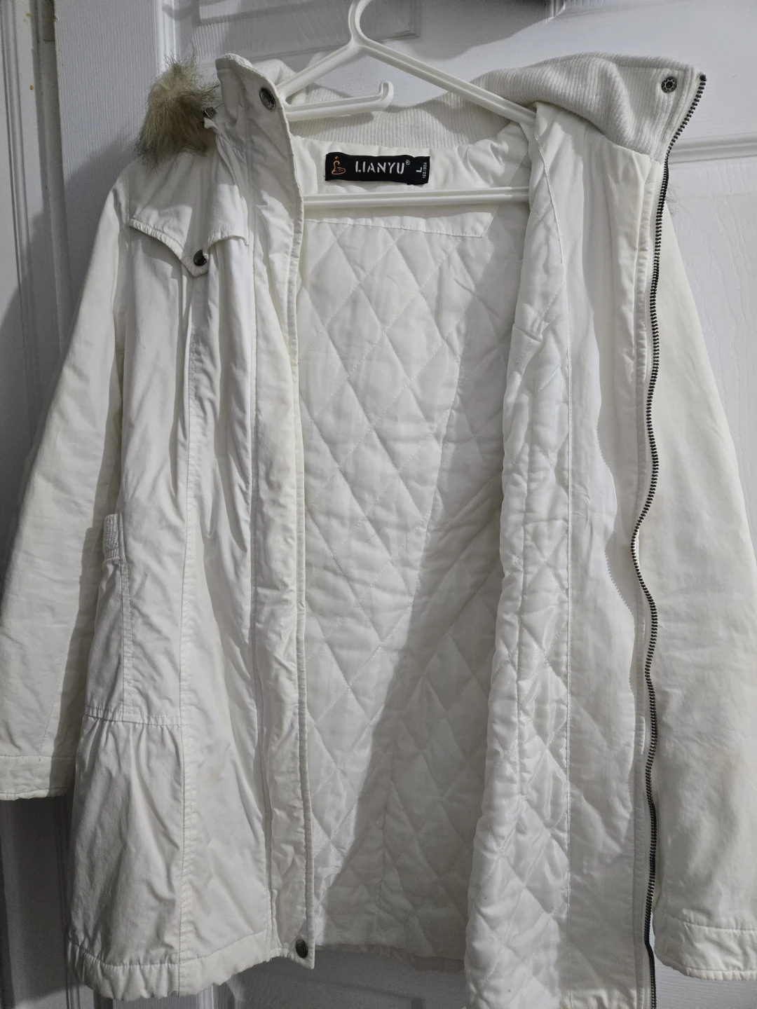 Lianyu White Winter Jacket - Size L